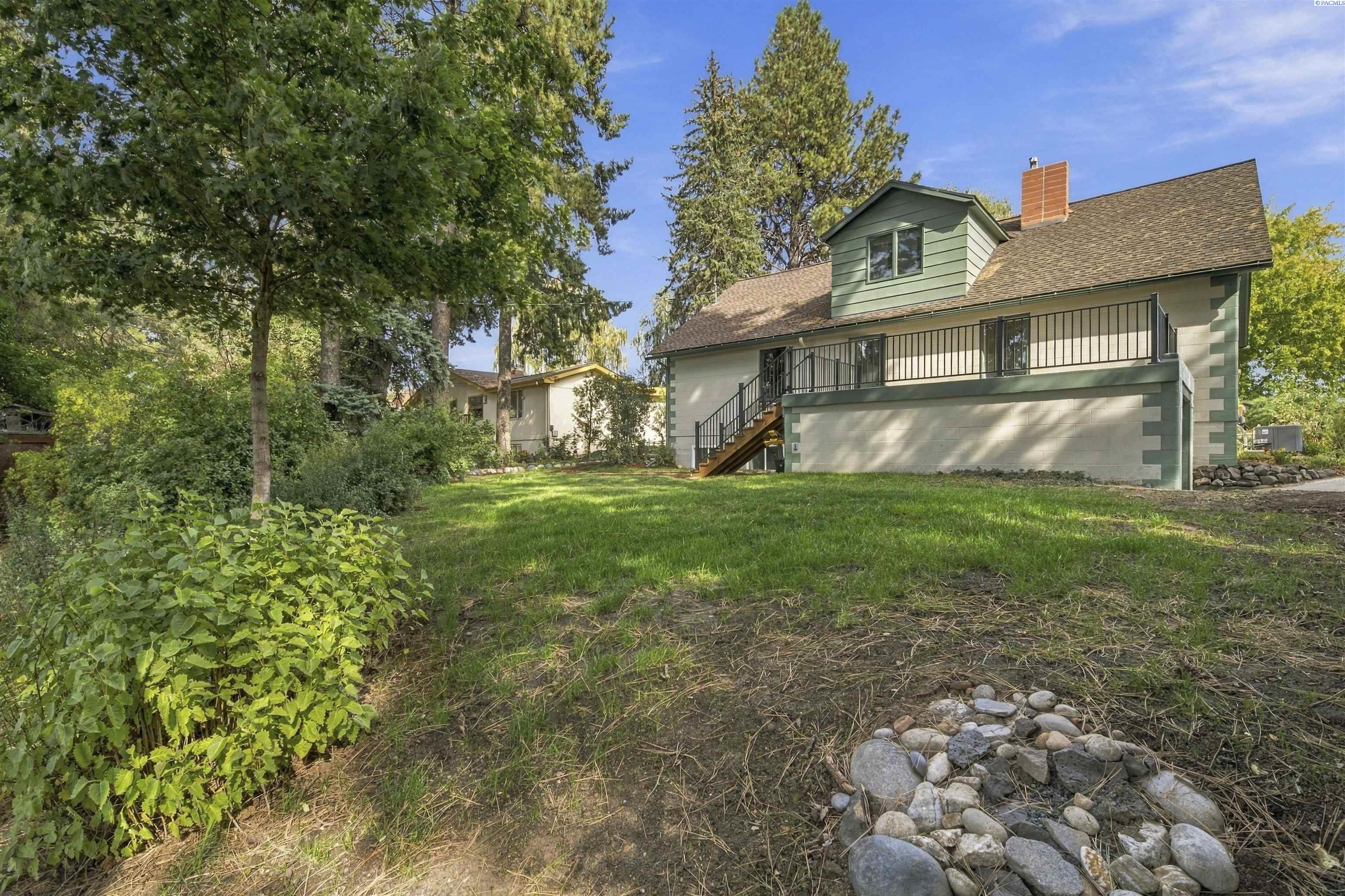 Photo 1 of Single family home for sale at 335 SW Skyline Dr, Pullman, WA 99163 | MLS# PAC296924 | Listing updated on 2026-10-08