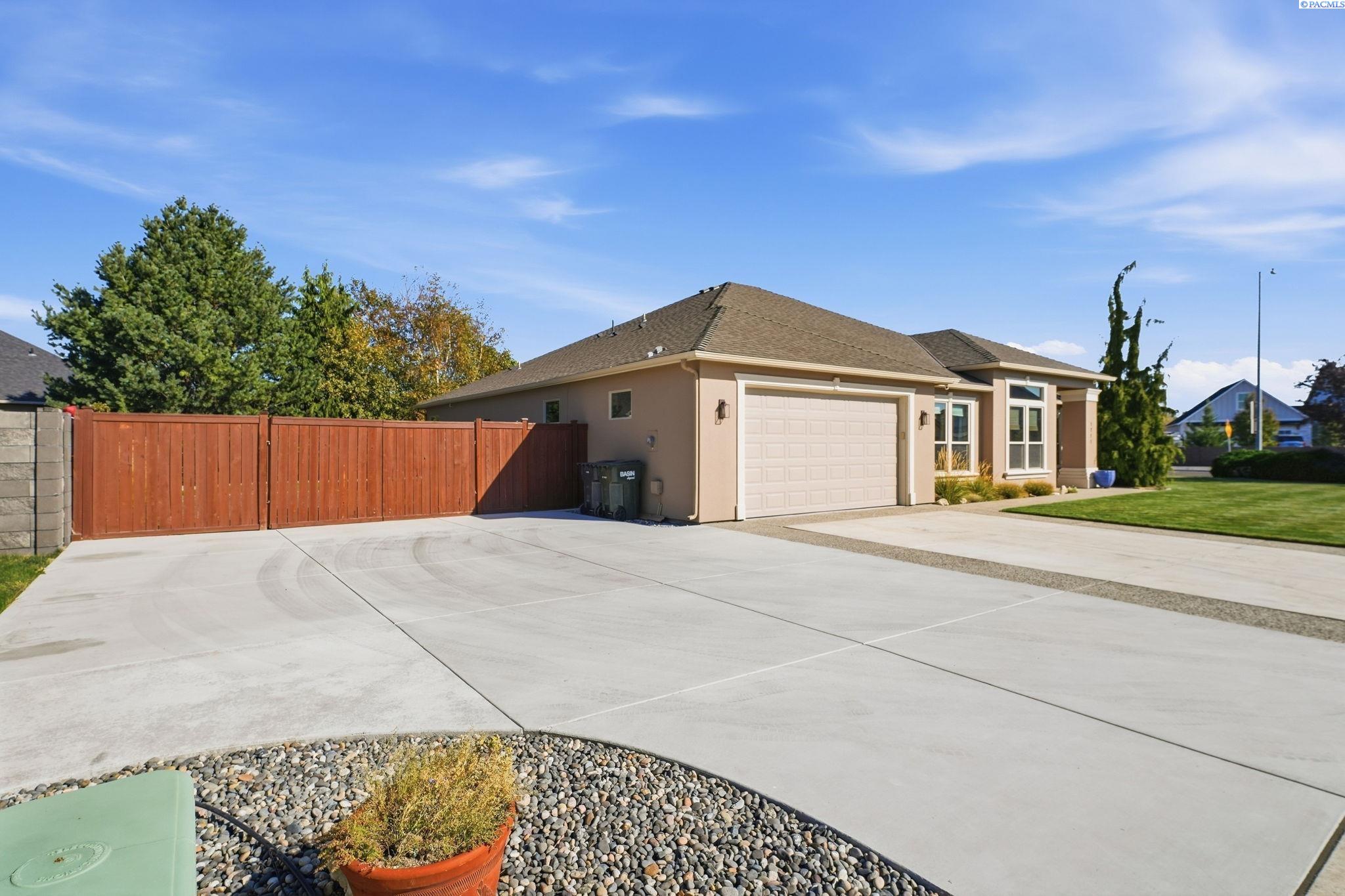 Photo 4 of Single family home for sale at 1711 Sunshine Ave, West Richland, WA 99353 | MLS# PAC296927 | Listing updated on 2026-10-10