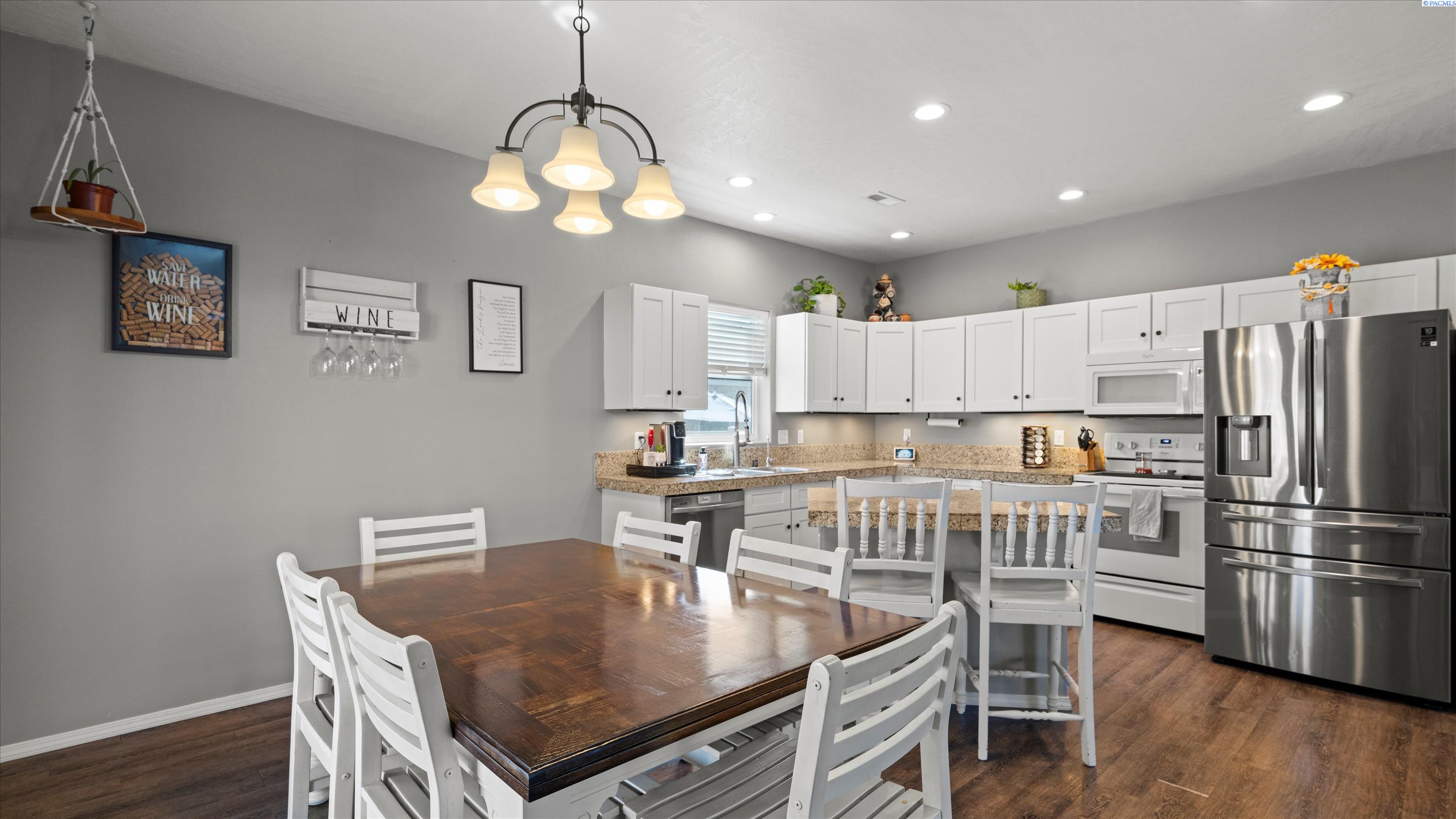 Photo 4 of Single family home for sale at 580 N Harrison Pl, Kennewick, WA 99336 | MLS# PAC296938 | Listing updated on 2026-10-04