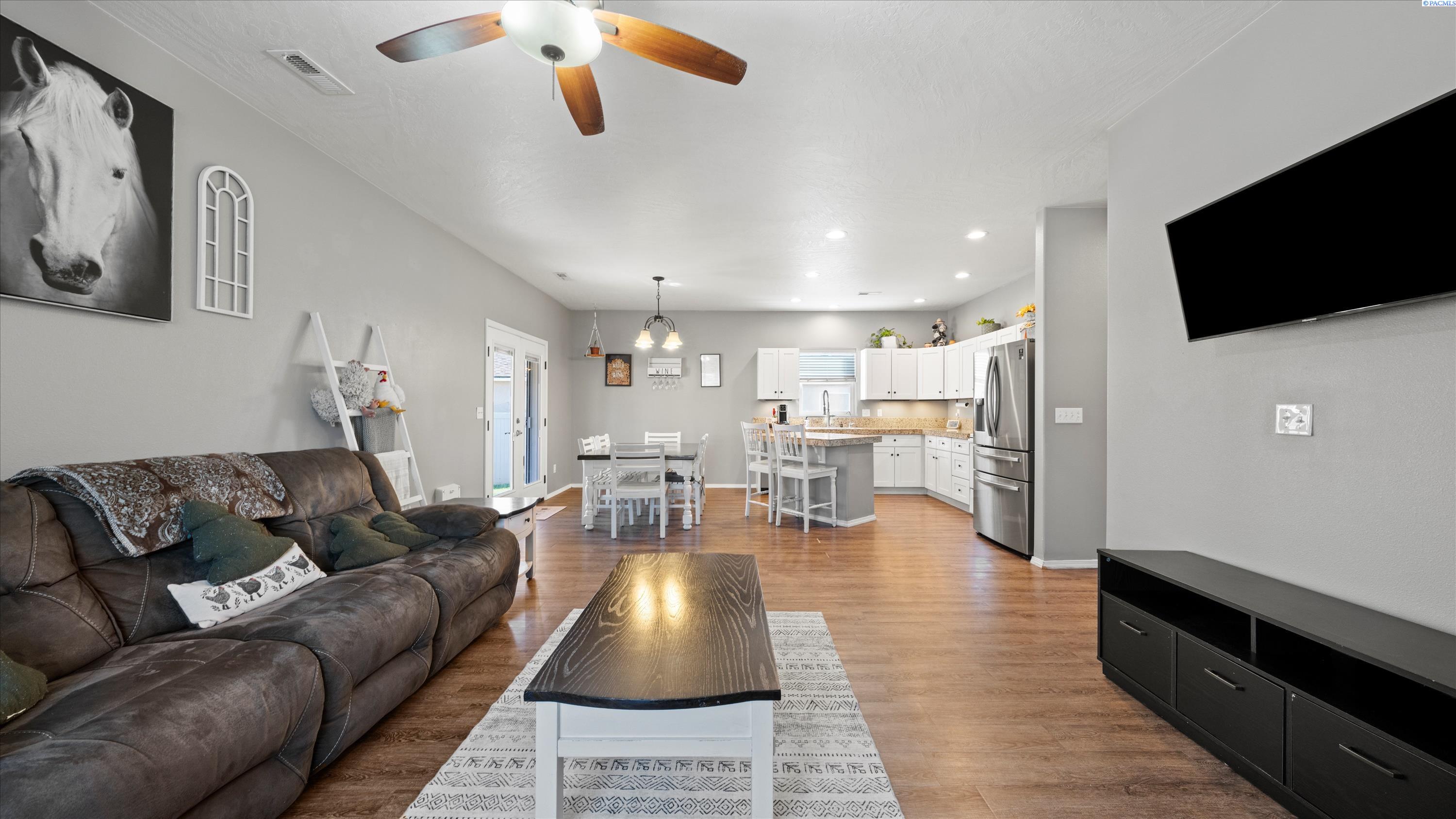 Photo 3 of Single family home for sale at 580 N Harrison Pl, Kennewick, WA 99336 | MLS# PAC296938 | Listing updated on 2026-10-04
