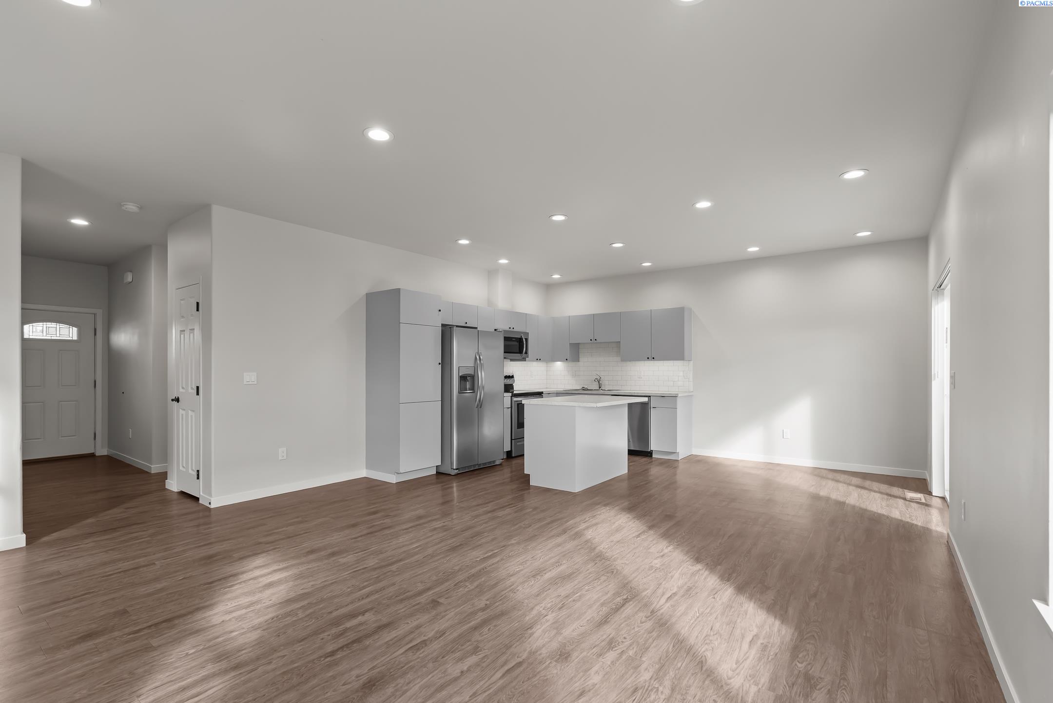 Photo 4 of House for sale at 215 N 76th Avenue, Yakima, WA 98908 | MLS# PAC296961 | Listing updated on 2026-10-07