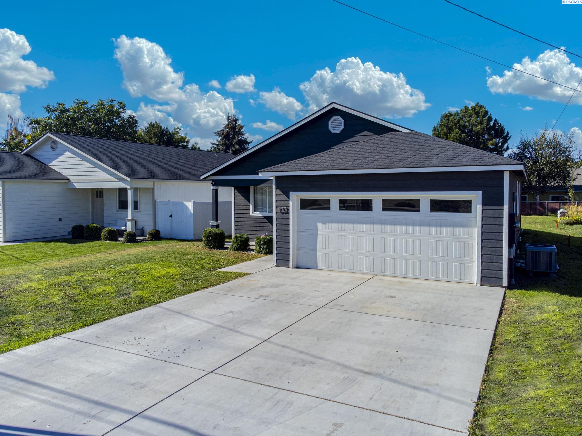 Photo 3 of Single family home for sale at 637 N 16th Street, Sunnyside, WA 98944 | MLS# PAC296969 | Listing updated on 2026-10-06