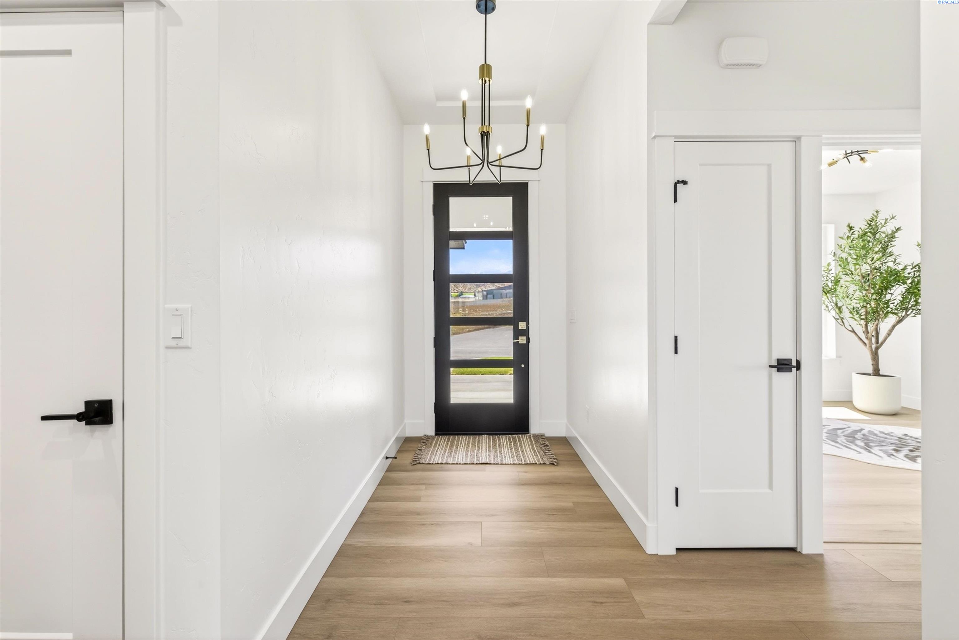 Photo 3 of Single family home for sale at 3556 Nuthatch St, Richland, WA 99352 | MLS# PAC297012 | Listing updated on 2026-10-07