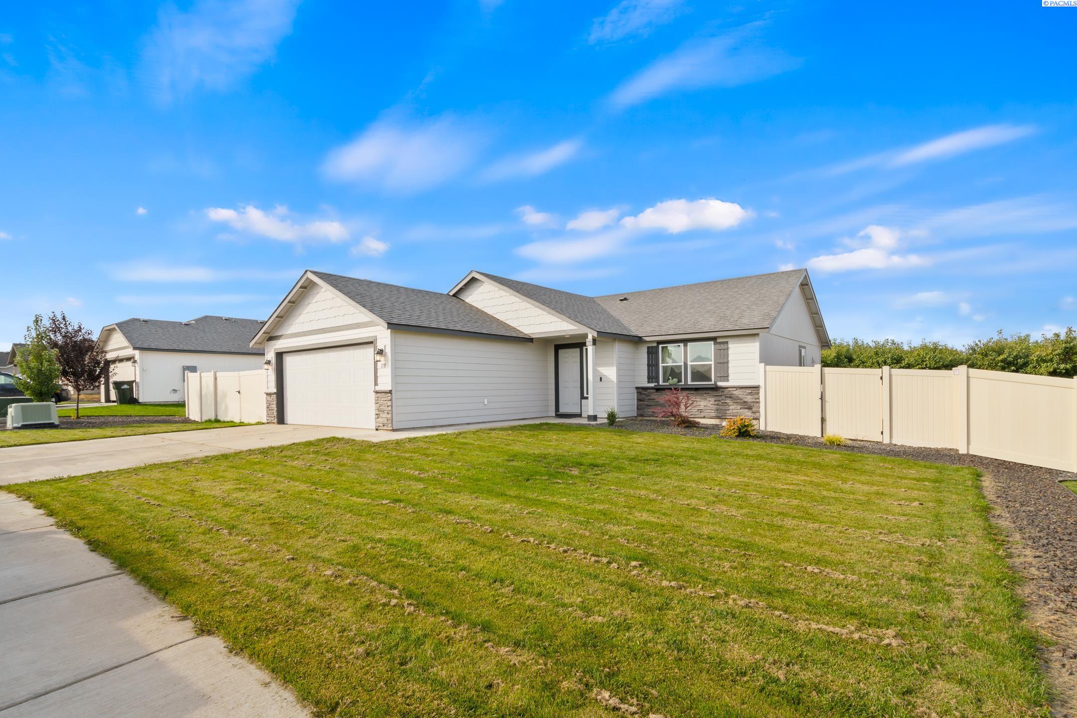 Photo 1 of Single family home for sale at 118 Bitters Loop Rd, Grandview, WA 98930 | MLS# PAC297013 | Listing updated on 2026-10-07