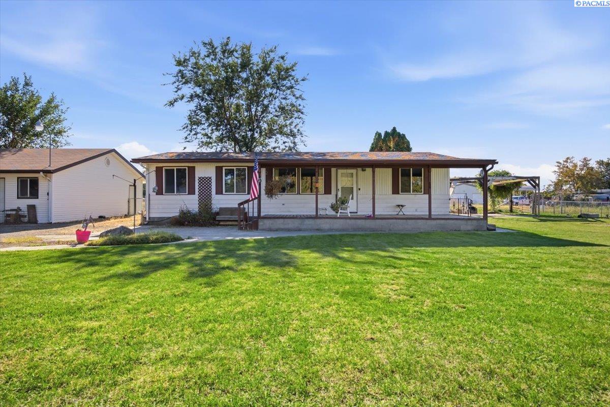 Photo 2 of Manufactured home for sale at 134 Ringhoff Rd, Burbank, WA 99323 | MLS# PAC297018 | Listing updated on 2026-10-09