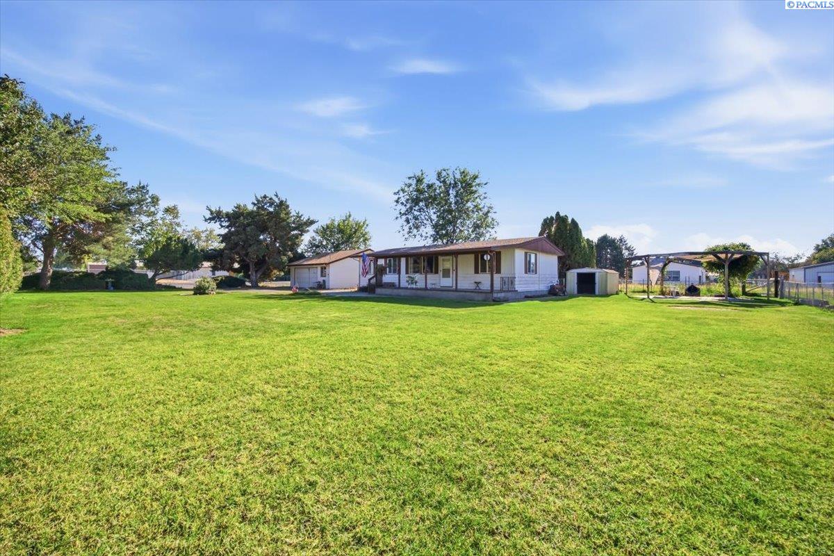 Photo 3 of Manufactured home for sale at 134 Ringhoff Rd, Burbank, WA 99323 | MLS# PAC297018 | Listing updated on 2026-10-09
