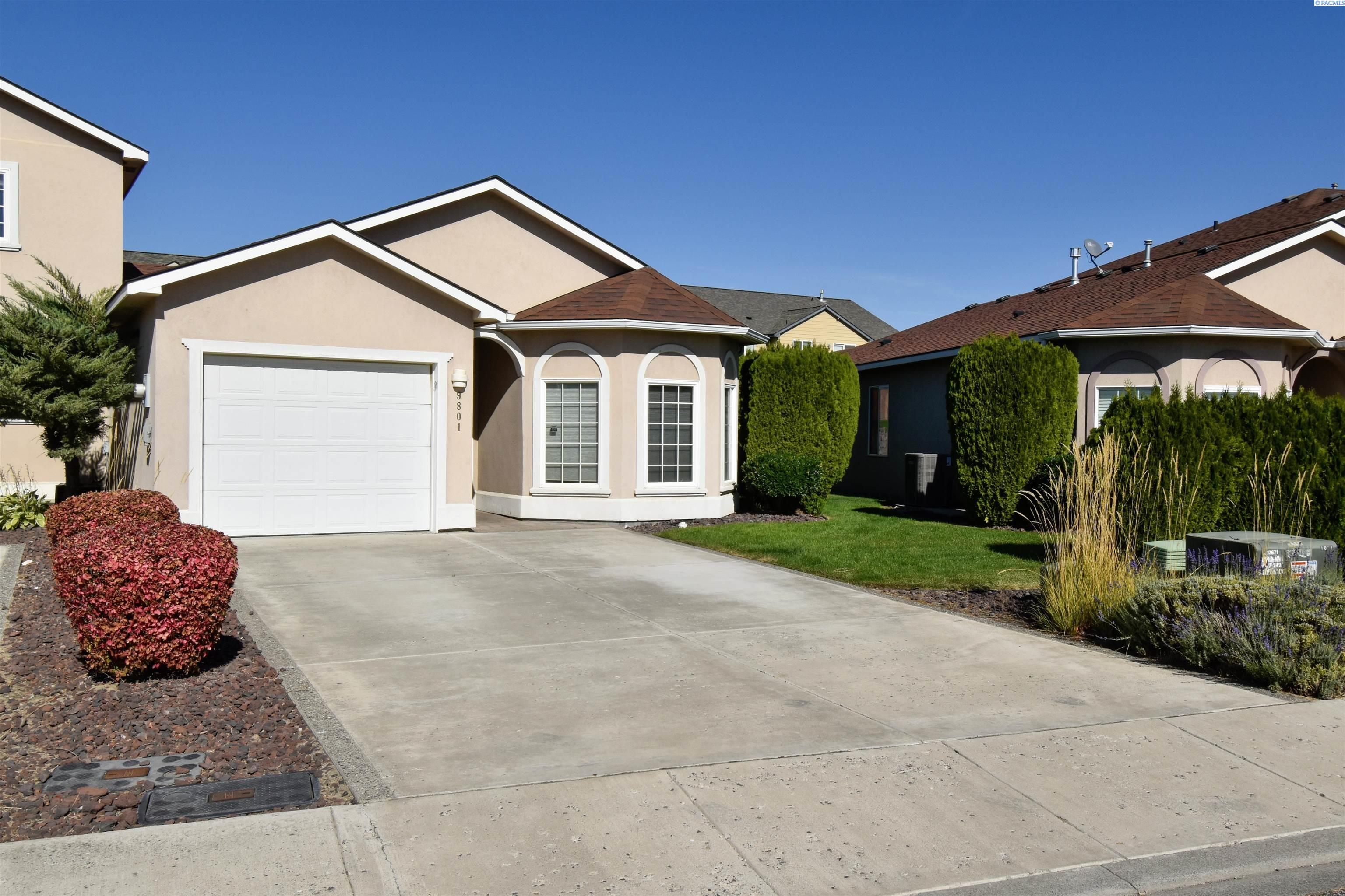 Townhouse for sale at 9801 Mia Ln, Pasco, WA 99301 | MLS# PAC297025