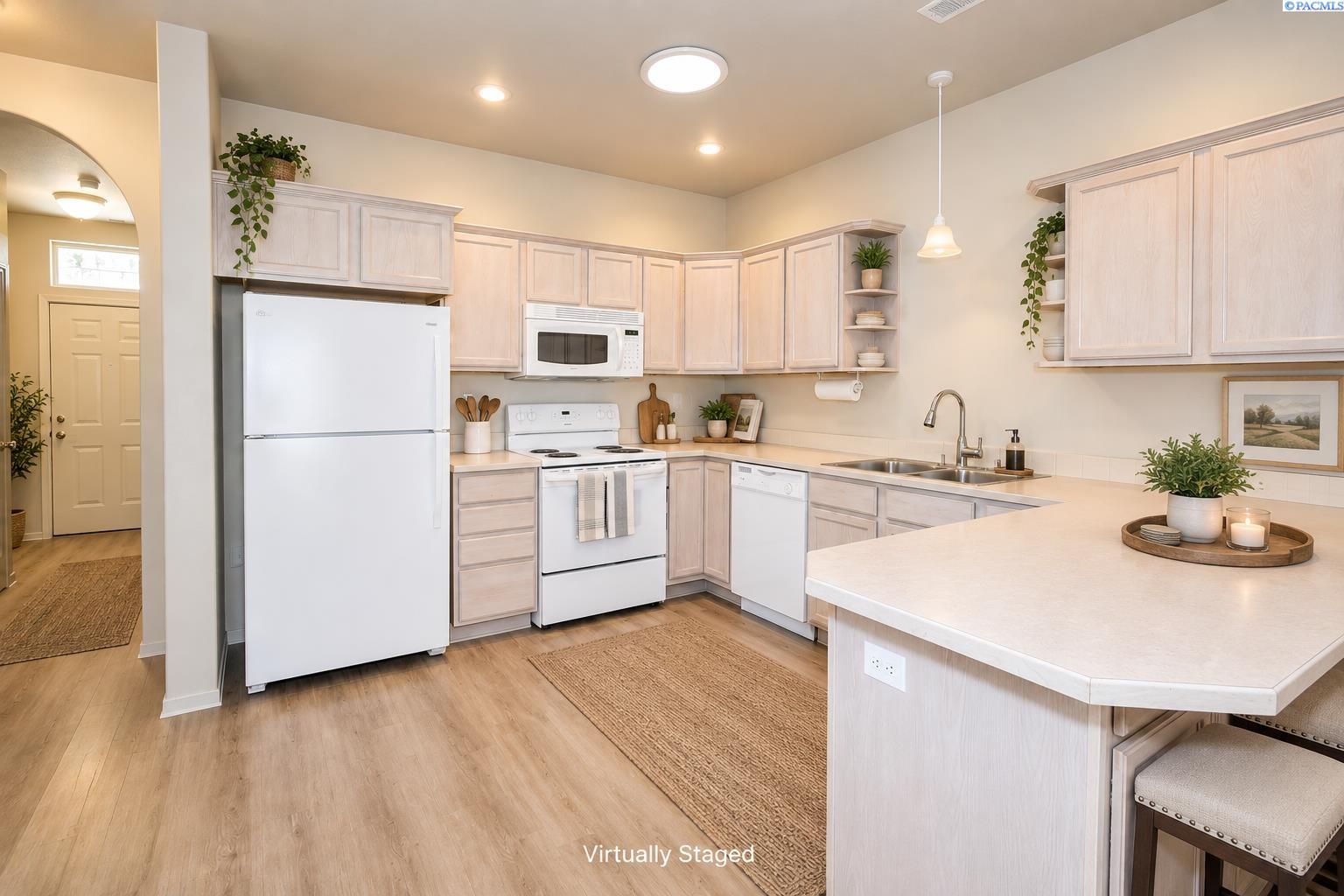 Photo 3 of Townhouse for sale at 9801 Mia Ln, Pasco, WA 99301 | MLS# PAC297025 | Listing updated on 2026-10-09