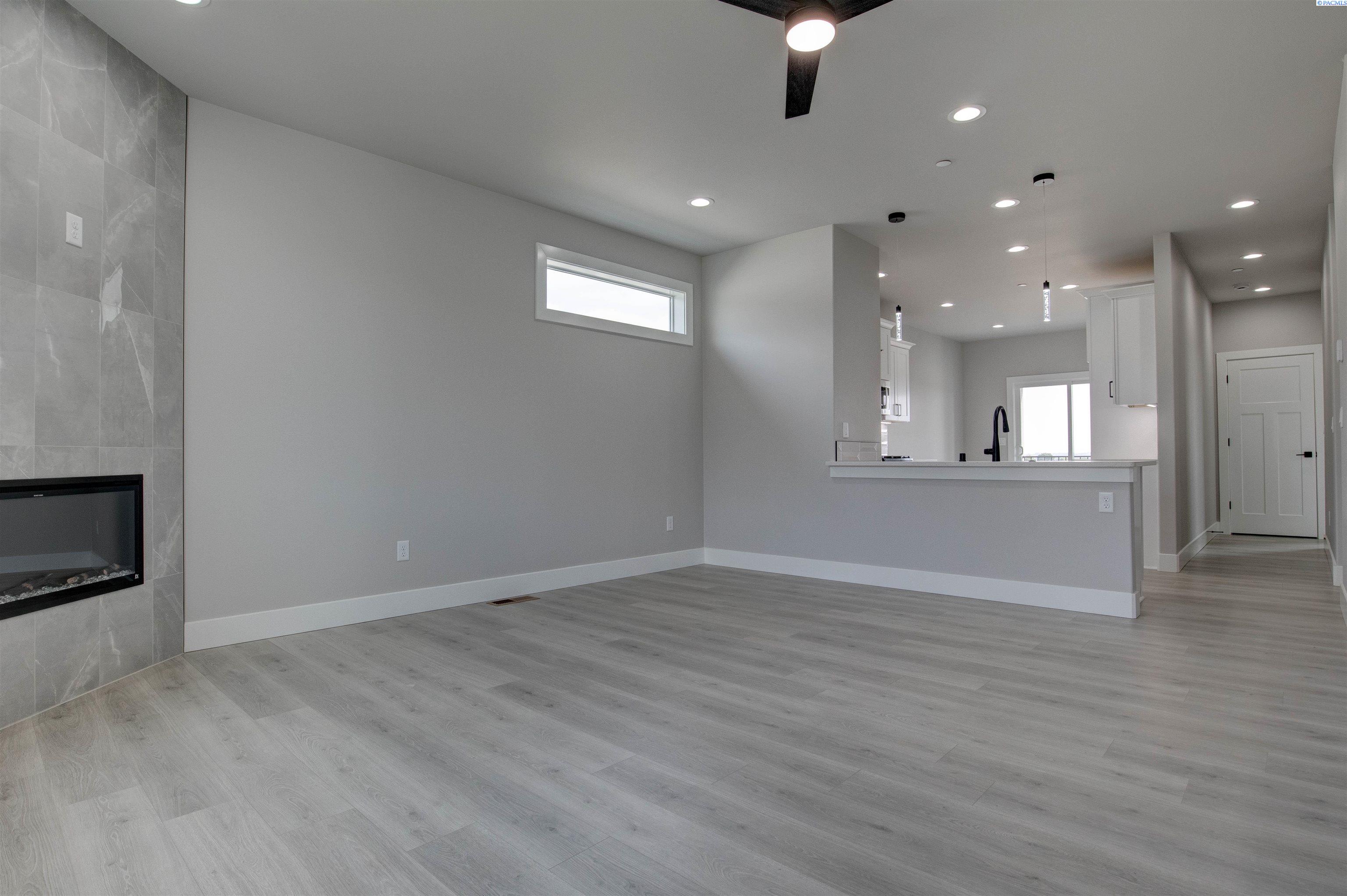 Photo 4 of Townhouse for sale at 831 Rio Vista Loop, Richland, WA 99352 | MLS# PAC297036 | Listing updated on 2026-10-08