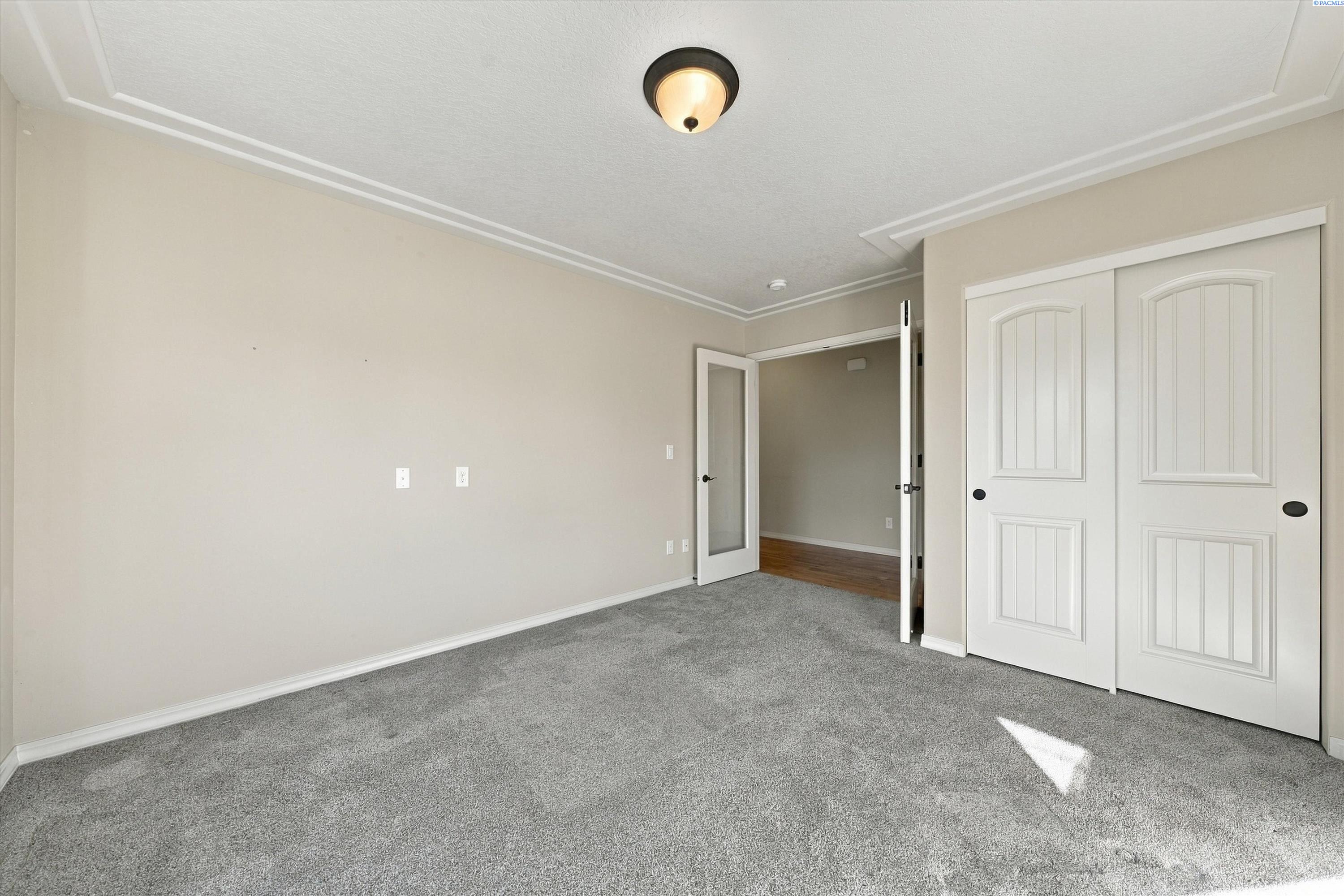 Photo 4 of Single family home for sale at 511 Lakerose Loop, Richland, WA 99352 | MLS# PAC297043 | Listing updated on 2026-10-08