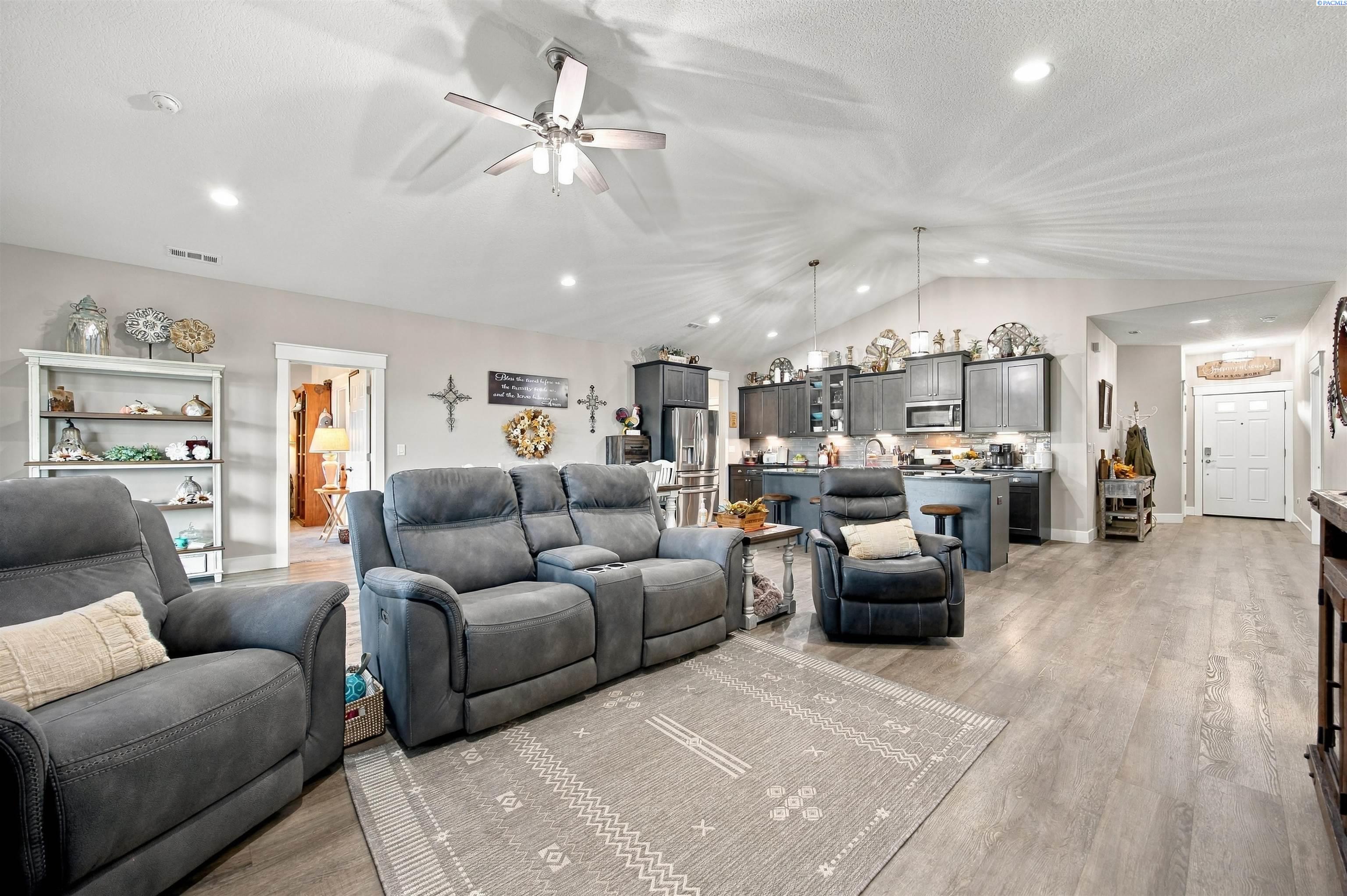 Photo 3 of Single family home for sale at 3615 S Palouse Ct, Kennewick, WA 99337 | MLS# PAC297048 | Listing updated on 2026-10-08