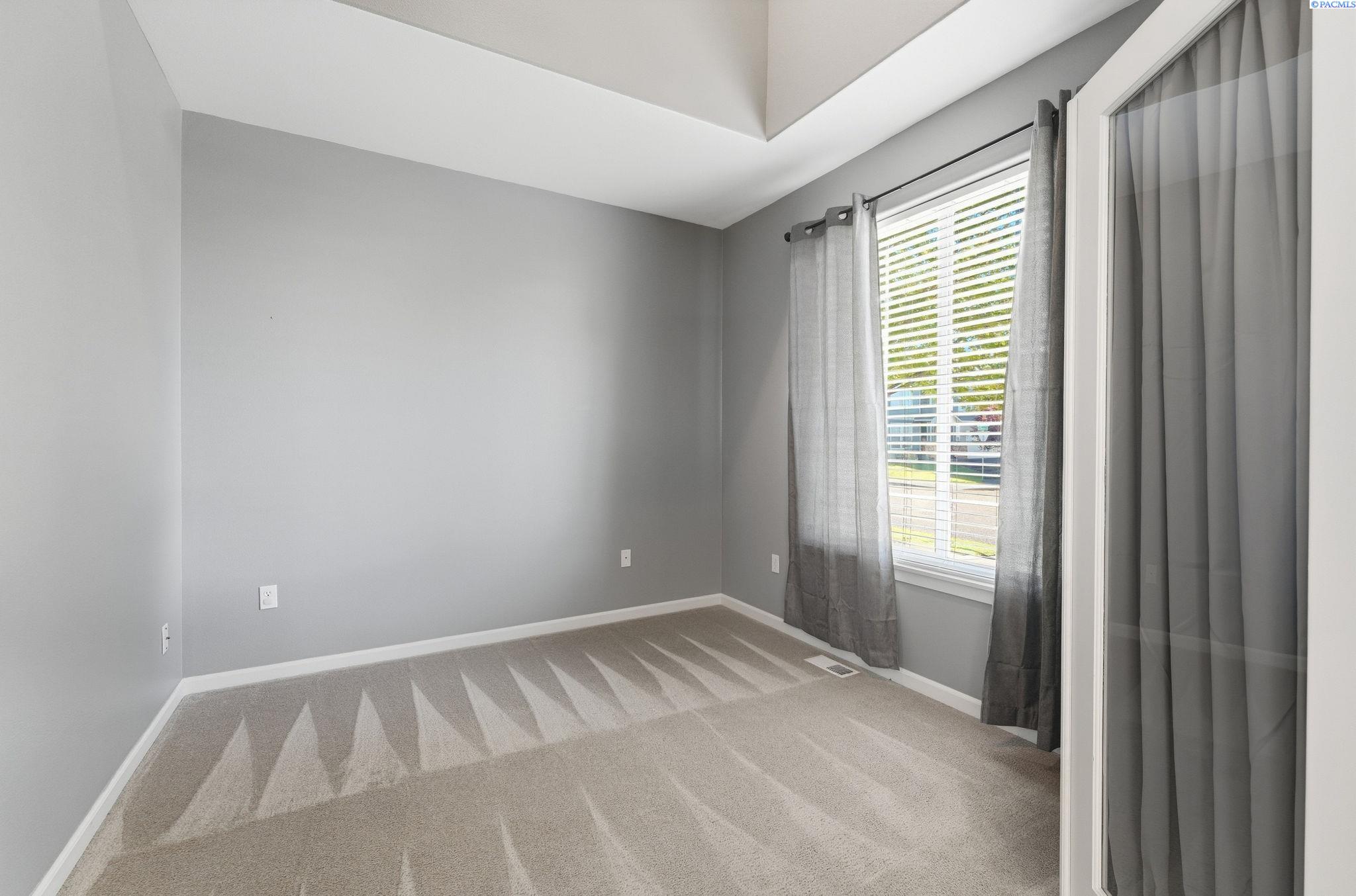 Photo 3 of Single family home for sale at 2007 S Tweedt St, Kennewick, WA 99338 | MLS# PAC297053 | Listing updated on 2026-10-10