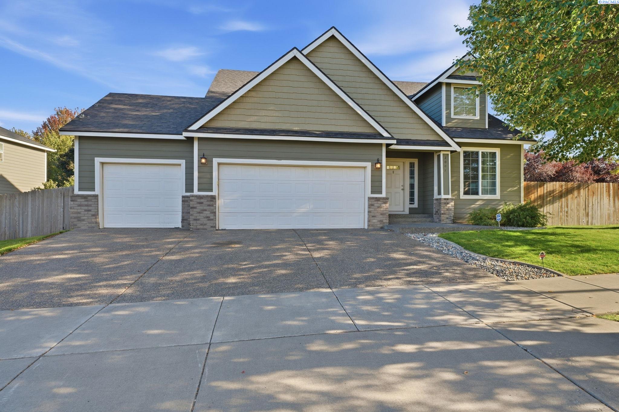 Photo 1 of Single family home for sale at 2007 S Tweedt St, Kennewick, WA 99338 | MLS# PAC297053 | Listing updated on 2026-10-10