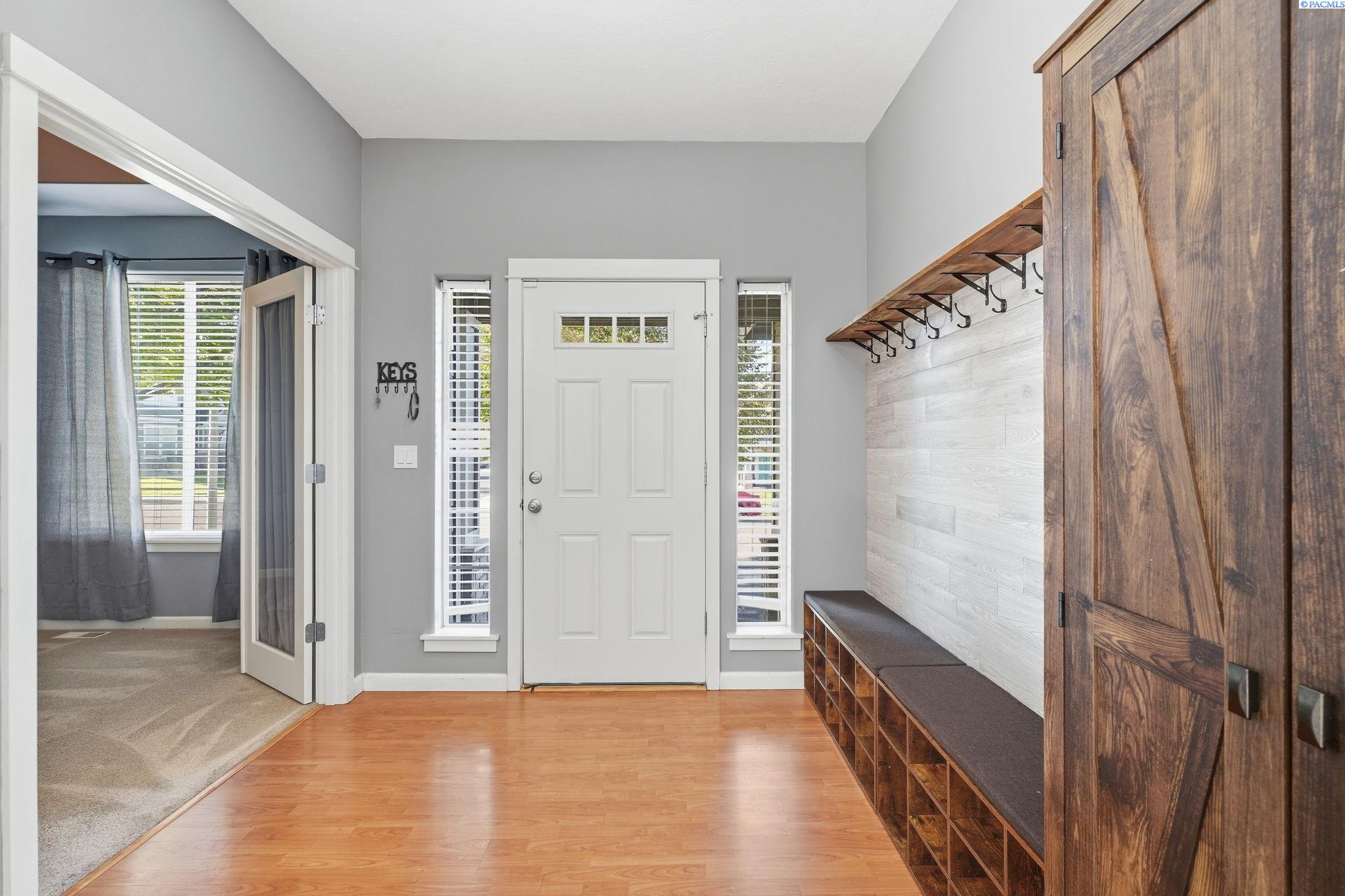Photo 3 of Single family home for sale at 2007 S Tweedt St, Kennewick, WA 99338 | MLS# PAC297053 | Listing updated on 2026-10-10