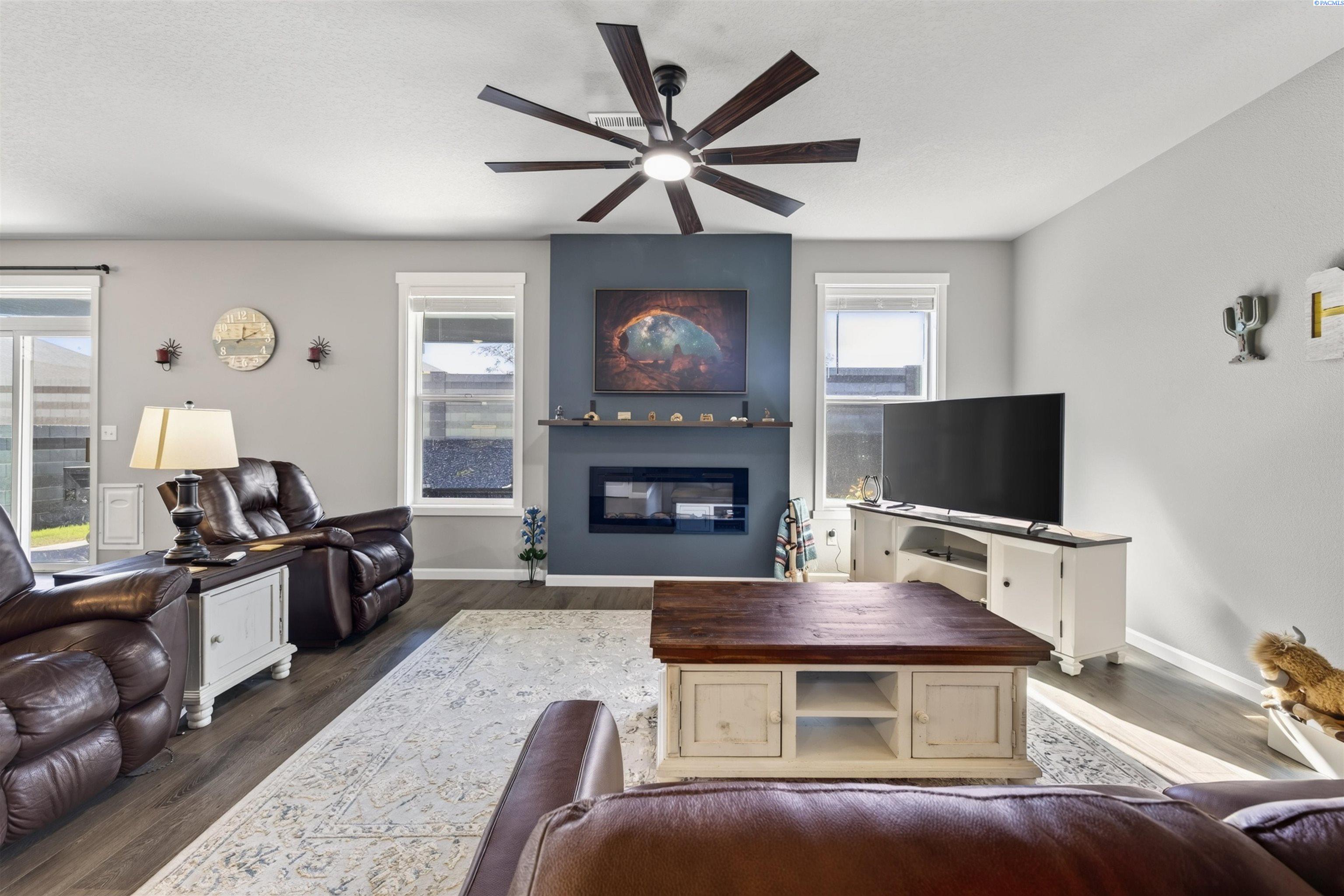 Photo 4 of Single family home for sale at 8383 Lennox St, West Richland, WA 99353 | MLS# PAC297056 | Listing updated on 2026-10-09