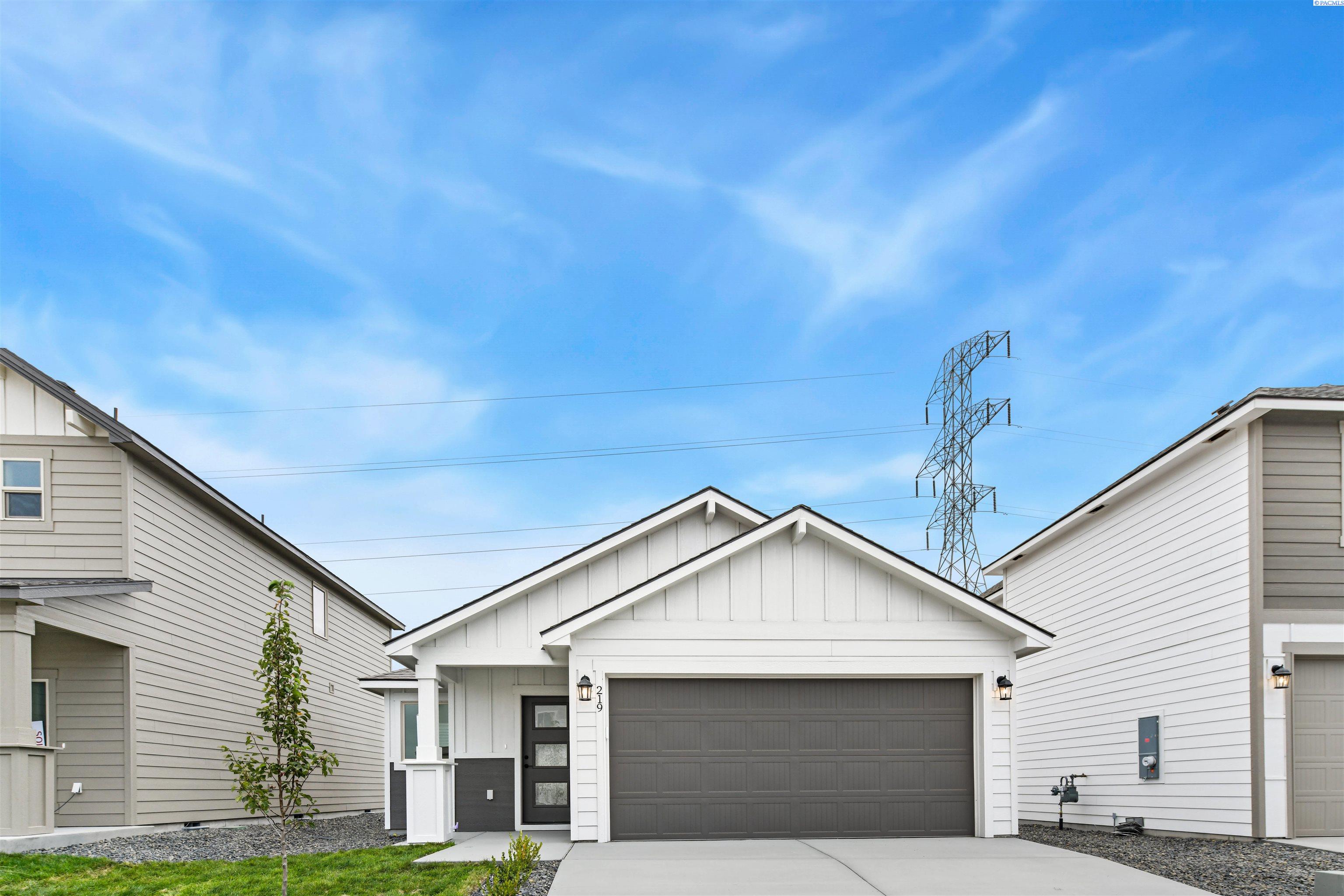 Photo 1 of Single family home for sale at 219 N Dewberry Pl, Kennewick, WA 99336 | MLS# PAC297059 | Listing updated on 2026-10-13