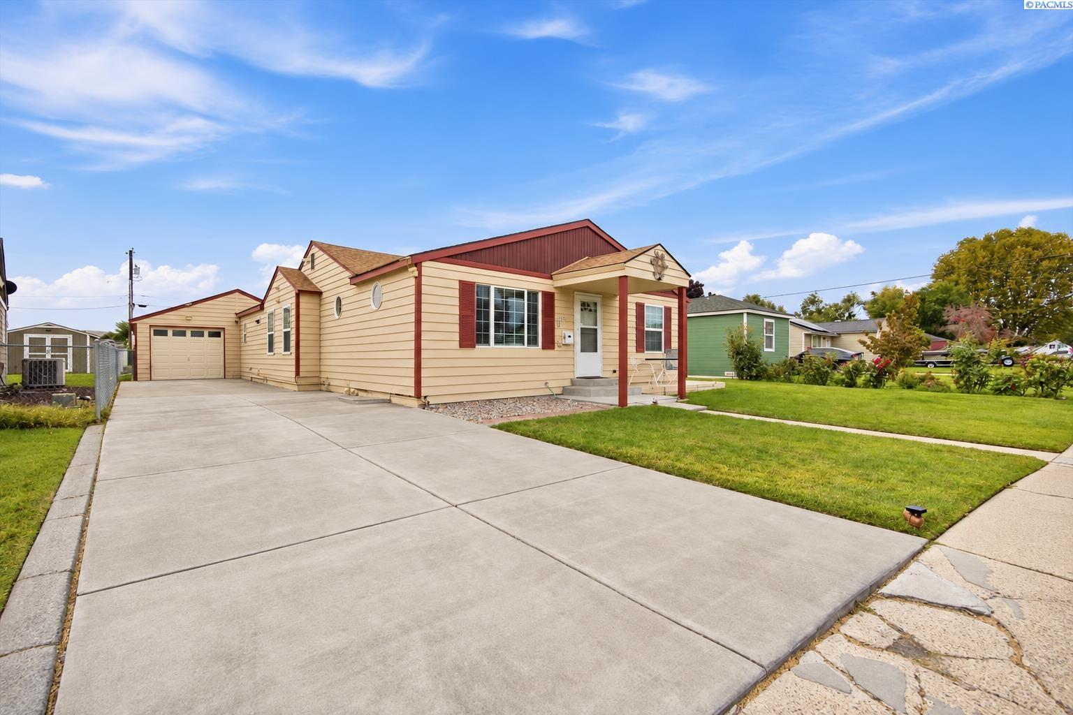 Photo 2 of Single family home for sale at 1109 W 2nd Avenue, Kennewick, WA 99336 | MLS# PAC297061 | Listing updated on 2026-10-10