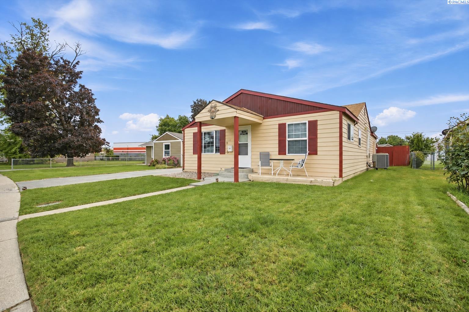Photo 3 of Single family home for sale at 1109 W 2nd Avenue, Kennewick, WA 99336 | MLS# PAC297061 | Listing updated on 2026-10-10