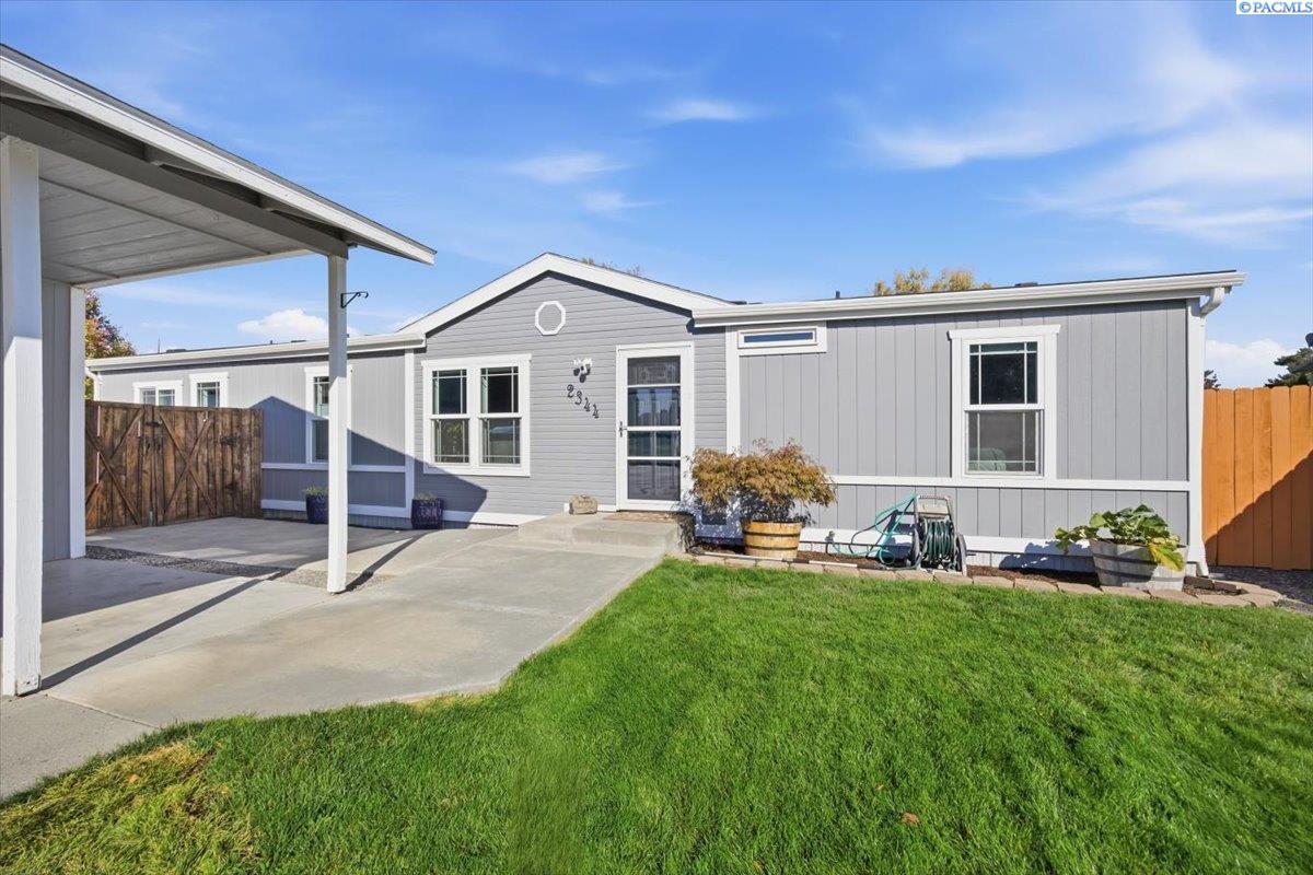 Photo 2 of Manufactured home for sale at 2344 S Buntin Lp, Kennewick, WA 99337 | MLS# PAC297065 | Listing updated on 2026-10-10