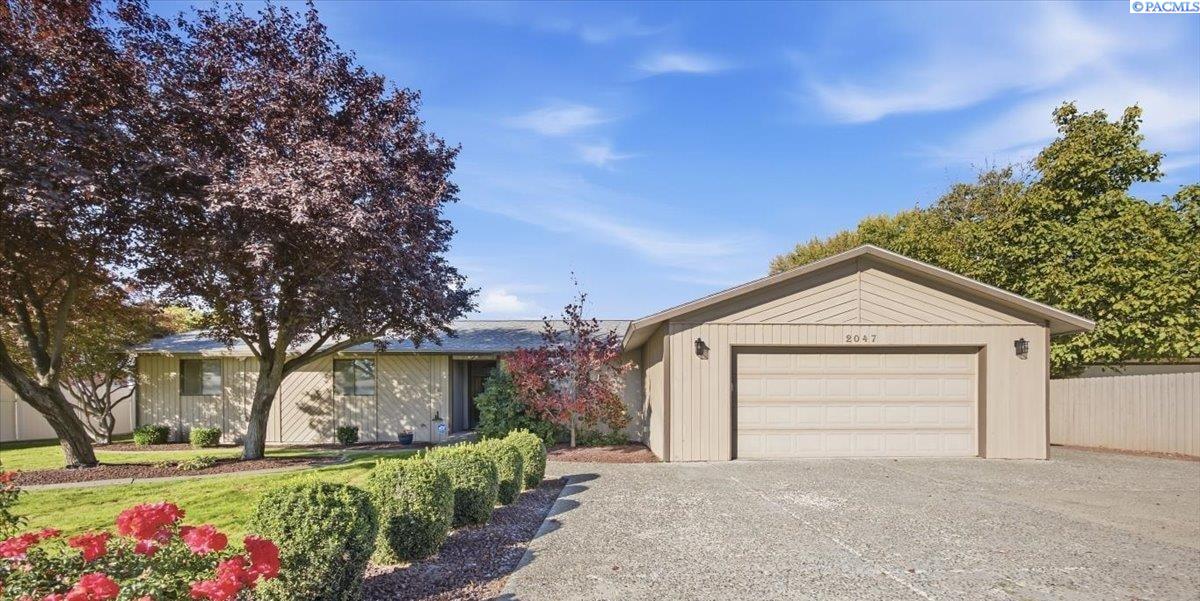 Photo 1 of Single family home for sale at 2047 George Washington Way, Richland, WA 99354 | MLS# PAC297072 | Listing updated on 2026-10-09
