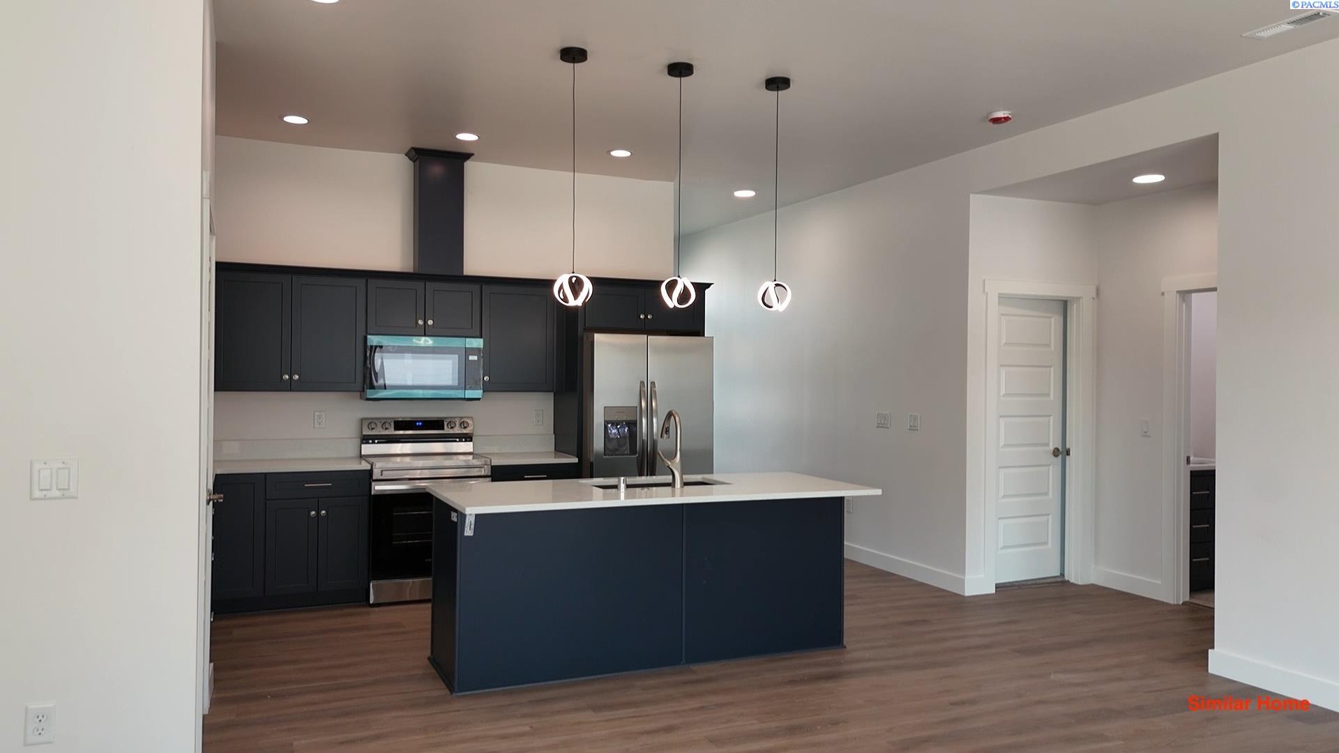 Photo 3 of Single family home for sale at 607 Ruby Ct, Grandview, WA 98930 | MLS# PAC297077 | Listing updated on 2026-10-09
