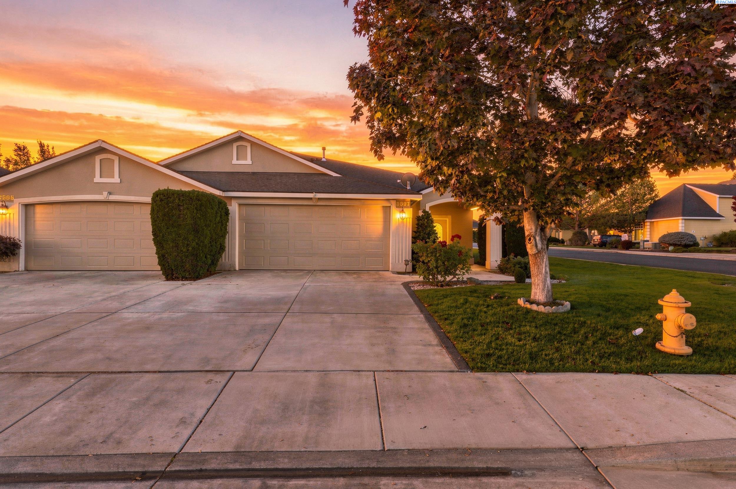 Townhouse for sale at 3597 Waterford St, Richland, WA 99352 | MLS# PAC297086