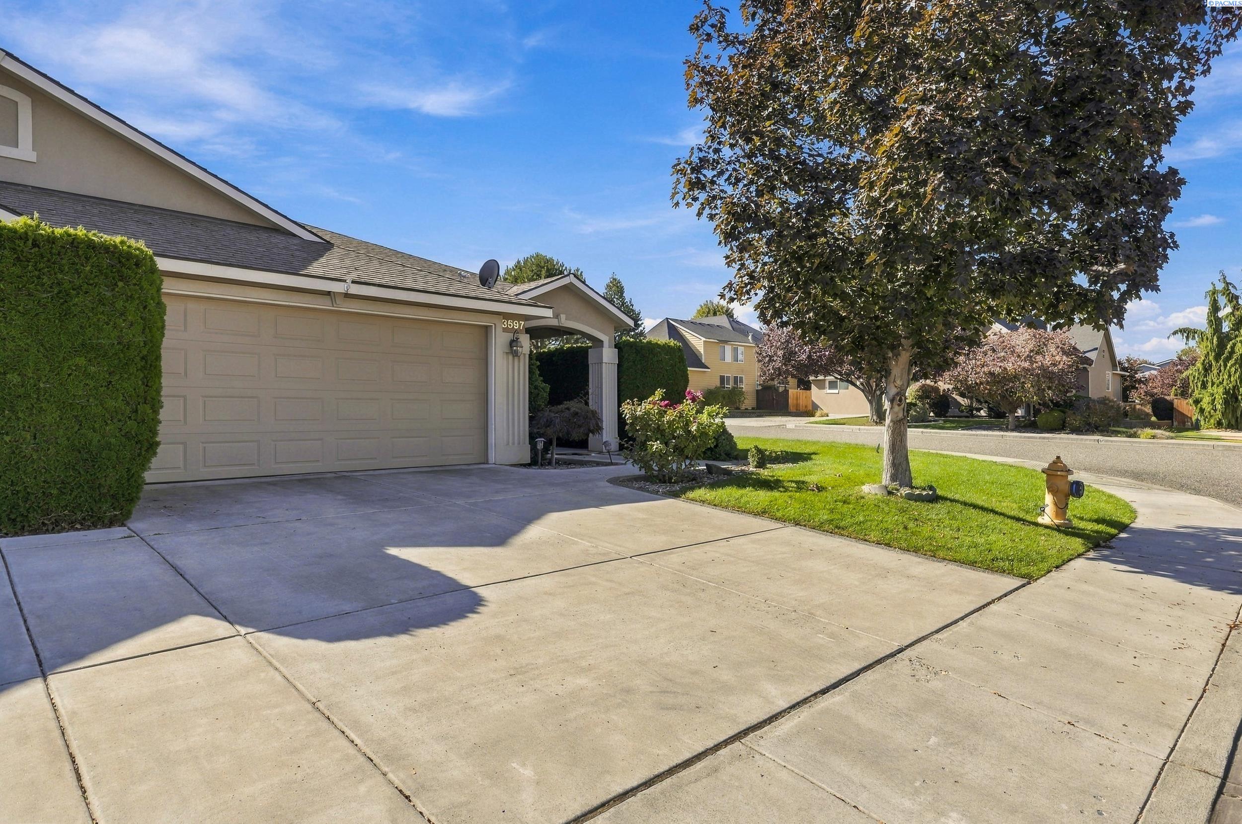 Photo 3 of Townhouse for sale at 3597 Waterford St, Richland, WA 99352 | MLS# PAC297086 | Listing updated on 2026-10-13