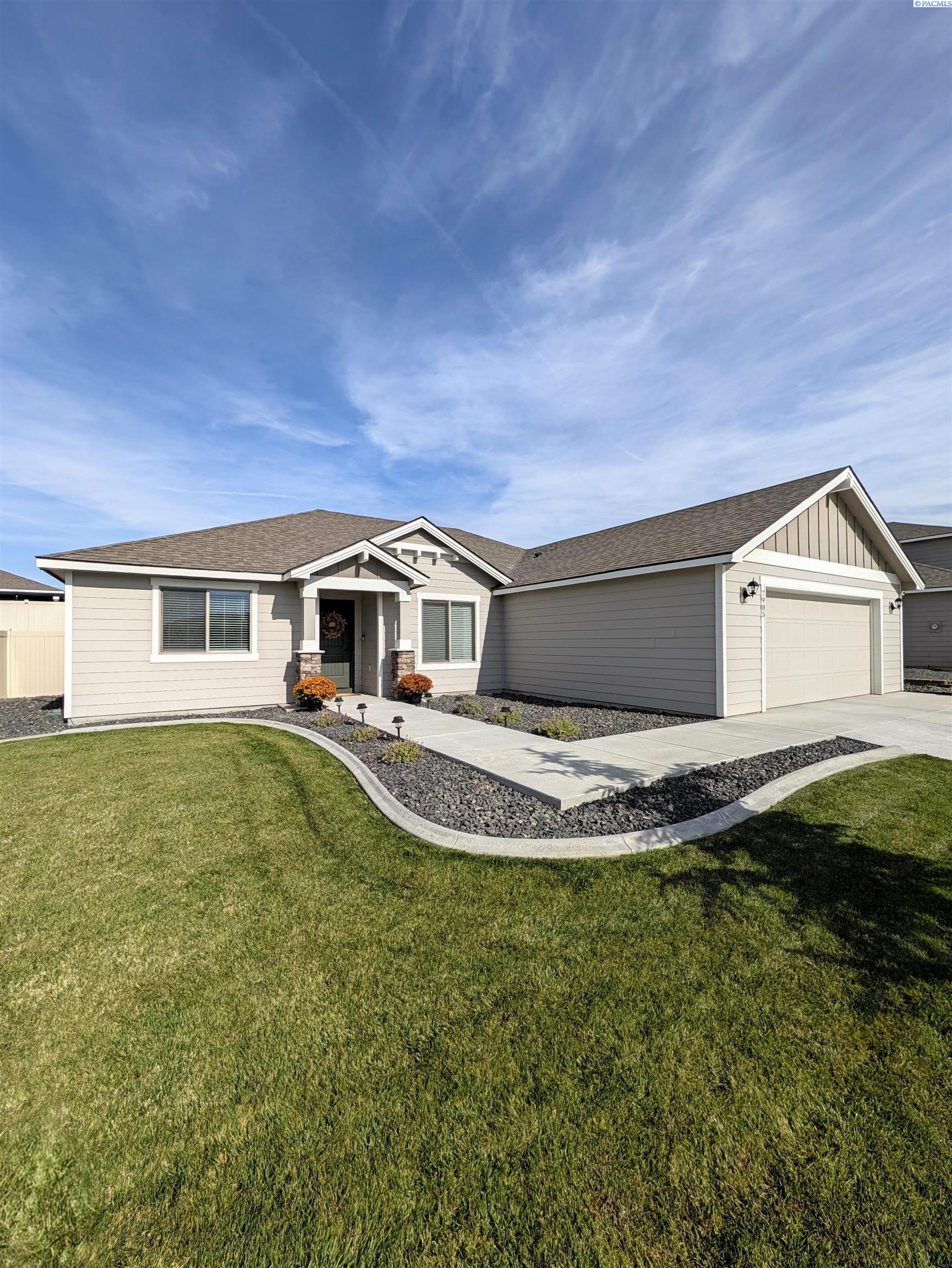 Photo 1 of Single family home for sale at 7905 Cariboo Dr, Pasco, WA 99301 | MLS# PAC297089 | Listing updated on 2026-10-10
