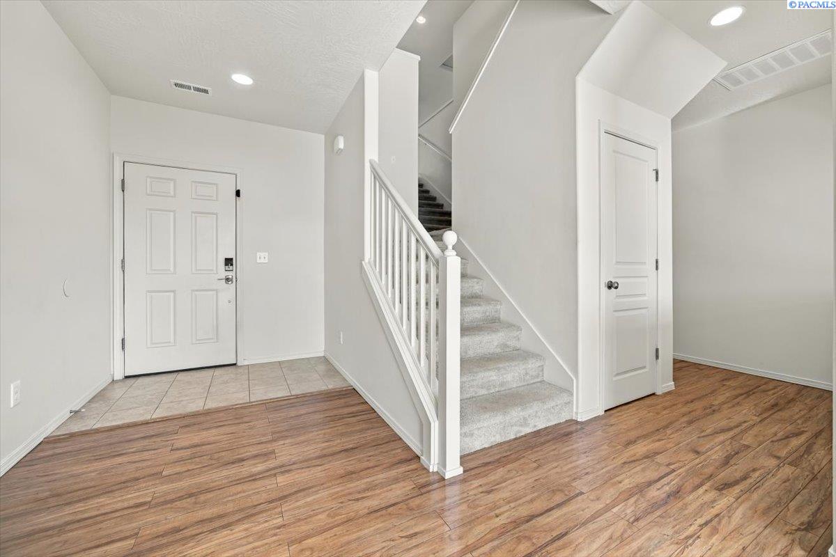 Photo 3 of Single family home for sale at 9305 W 9th Place, Kennewick, WA 99336 | MLS# PAC297144 | Listing updated on 2026-10-13