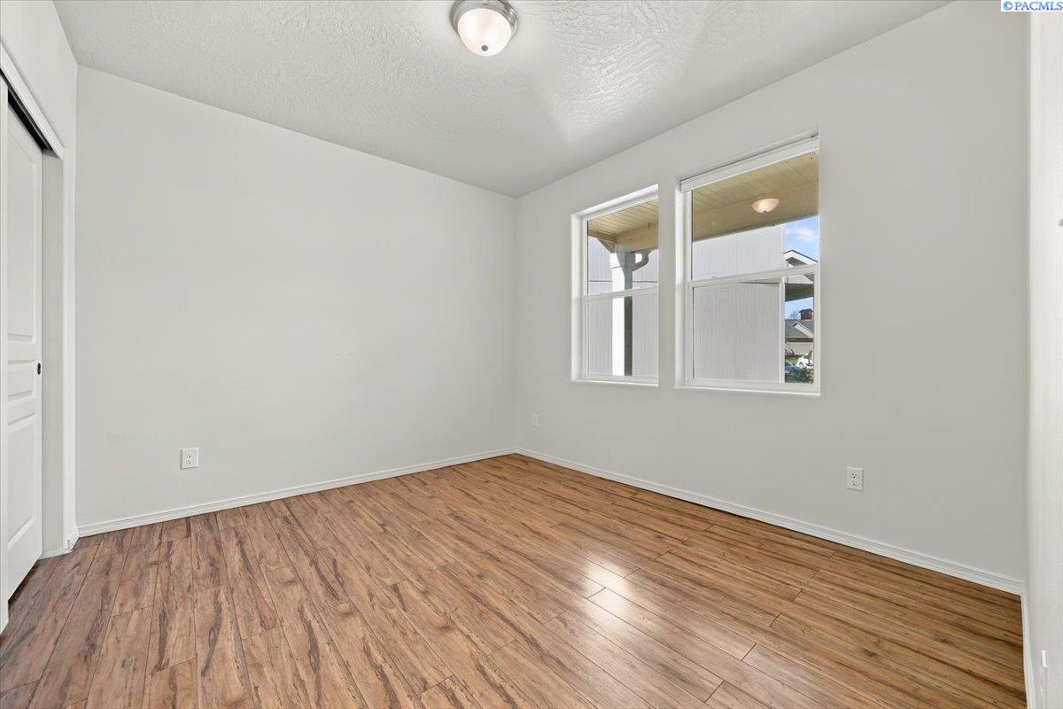 Photo 4 of Single family home for sale at 9305 W 9th Place, Kennewick, WA 99336 | MLS# PAC297144 | Listing updated on 2026-10-13