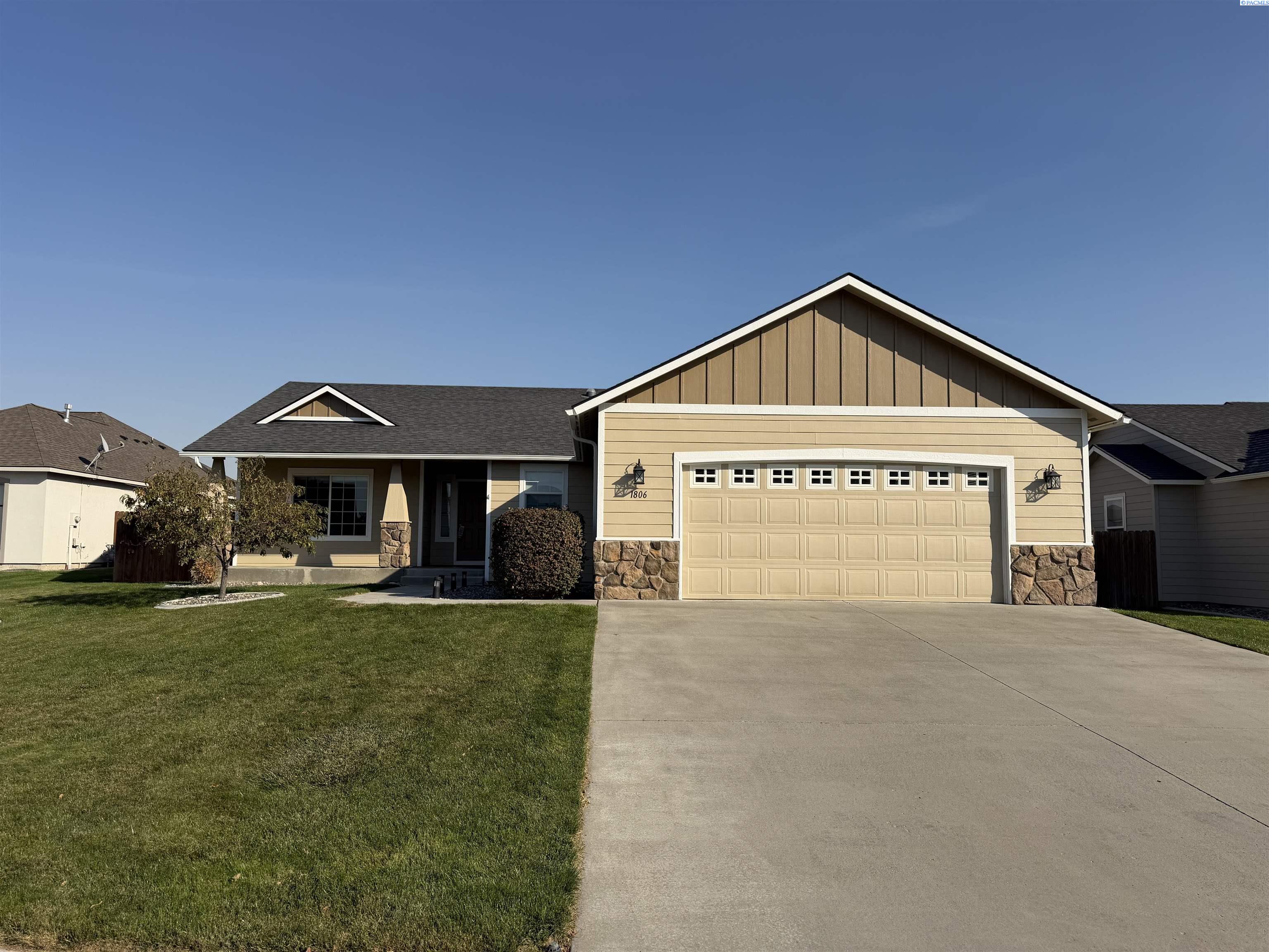 Photo 1 of Single family home for sale at 1806 Wallace Ct, West Richland, WA 99353 | MLS# PAC297255 | Listing updated on 2026-10-24