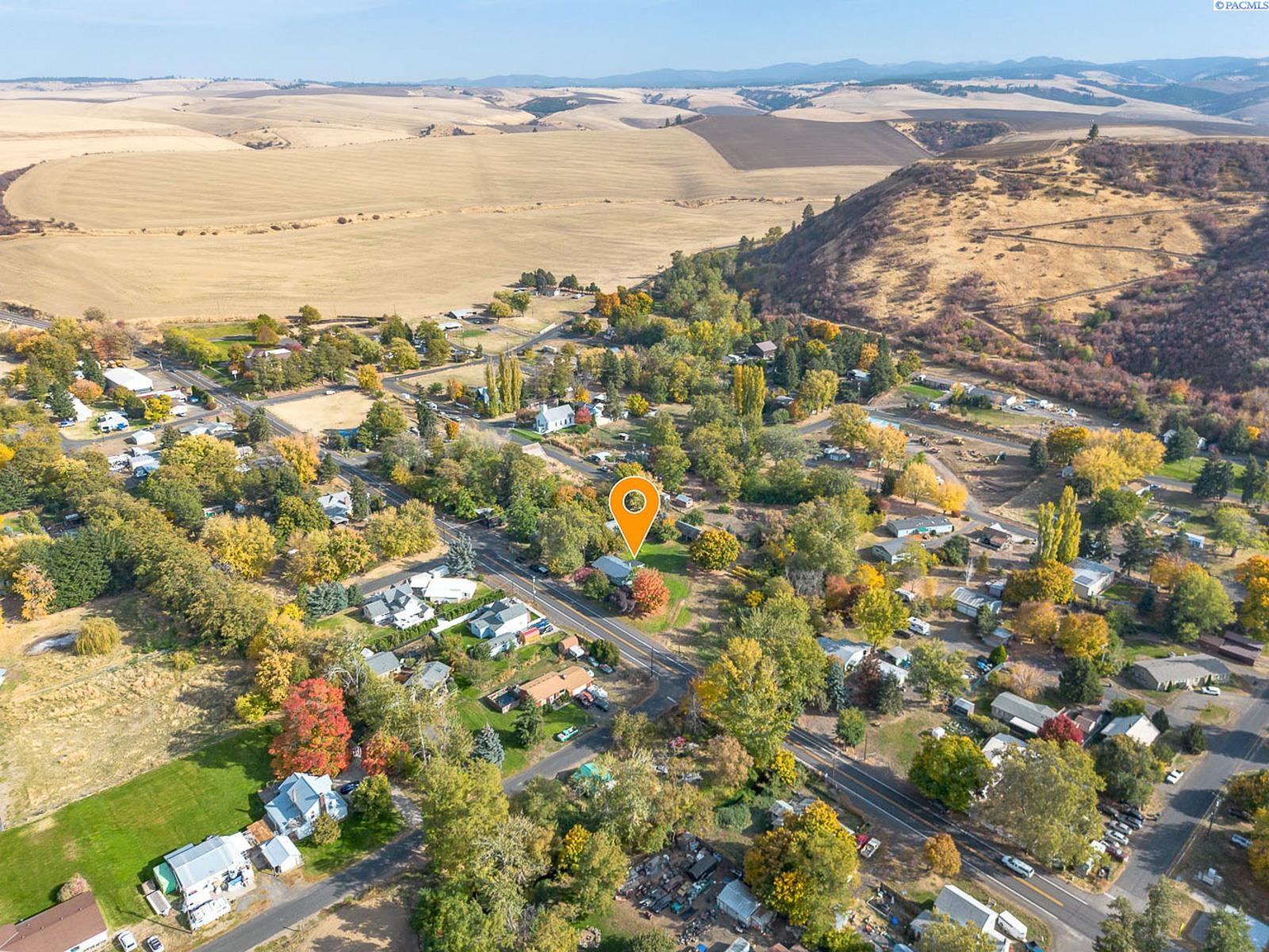 Photo 3 of Single family home for sale at 10330 E Highway 12, Dixie, WA 99329 | MLS# PAC297405 | Listing updated on 2026-10-24