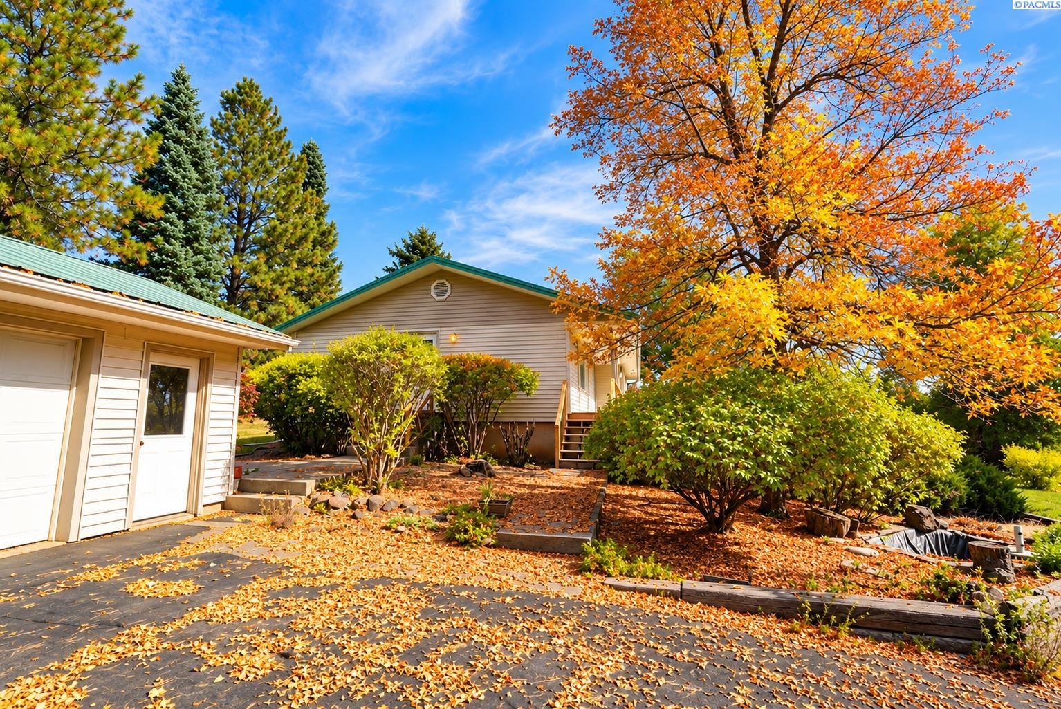 Photo 2 of Single family home for sale at 202 Weber Rd, Pullman, WA 99163 | MLS# PAC297412 | Listing updated on 2026-10-26