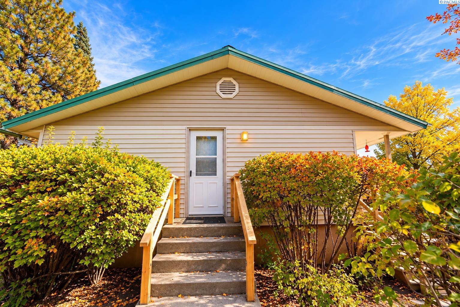 Photo 3 of Single family home for sale at 202 Weber Rd, Pullman, WA 99163 | MLS# PAC297412 | Listing updated on 2026-10-26