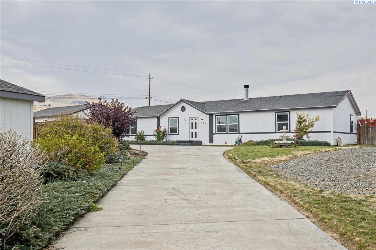Photo 2 of Manufactured home for sale at 125 Top Ct, Yakima, WA 98901 | MLS# PAC297413 | Listing updated on 2026-10-26