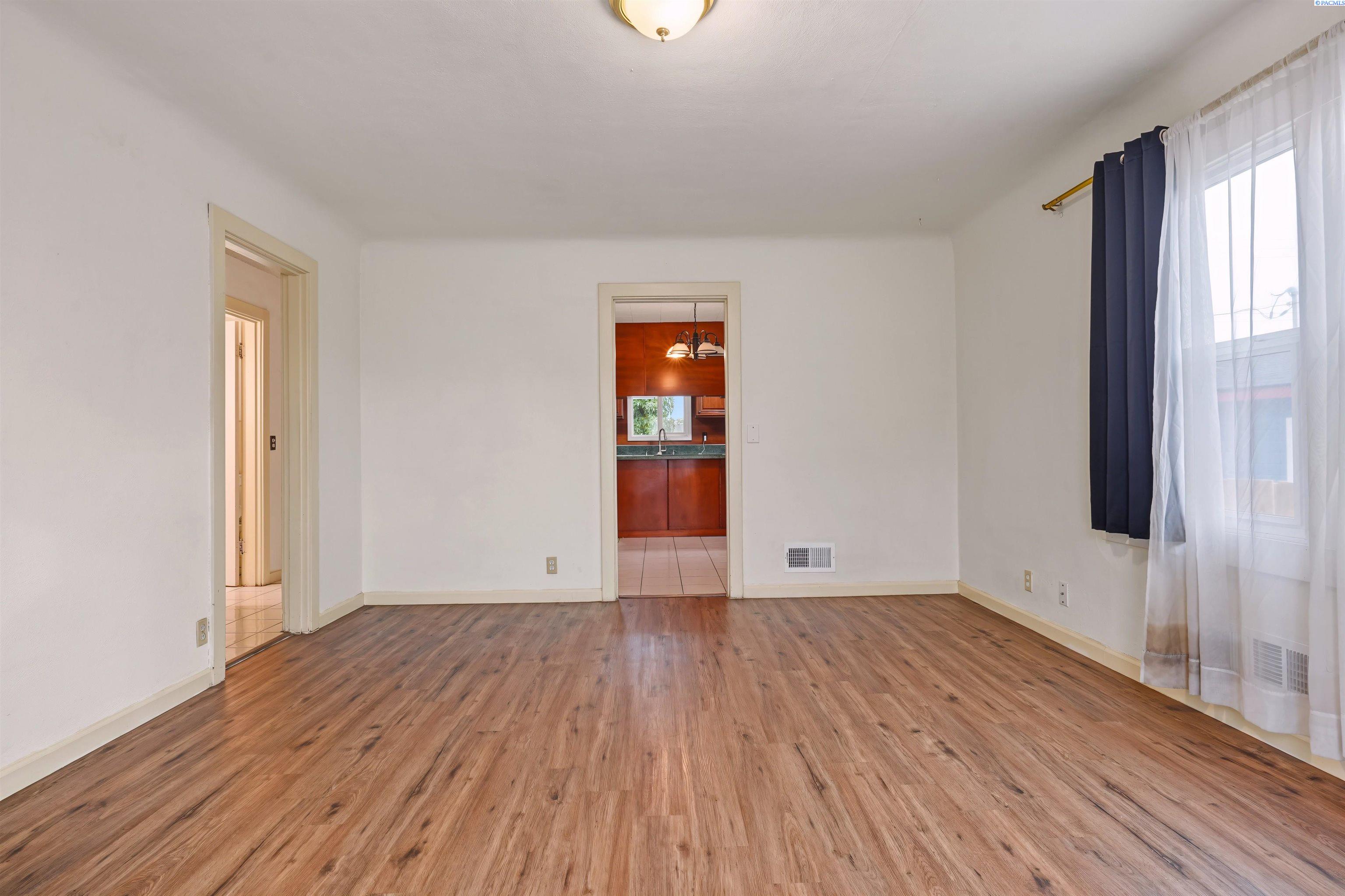 Photo 4 of Single family home for sale at 607 S Tieton Ave, Wapato, WA 98951 | MLS# PAC297416 | Listing updated on 2026-10-25