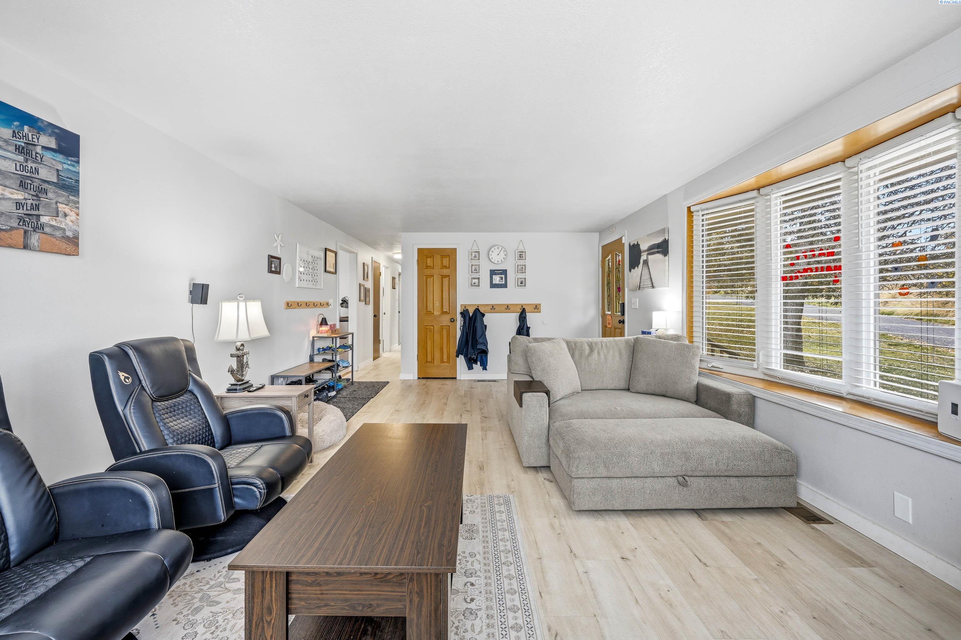 Photo 4 of Single family home for sale at 210 N High St, Uniontown, WA 99179 | MLS# PAC297417 | Listing updated on 2026-10-25
