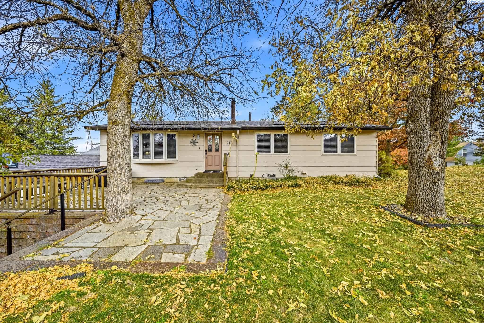 Photo 1 of Single family home for sale at 210 N High St, Uniontown, WA 99179 | MLS# PAC297417 | Listing updated on 2026-10-25