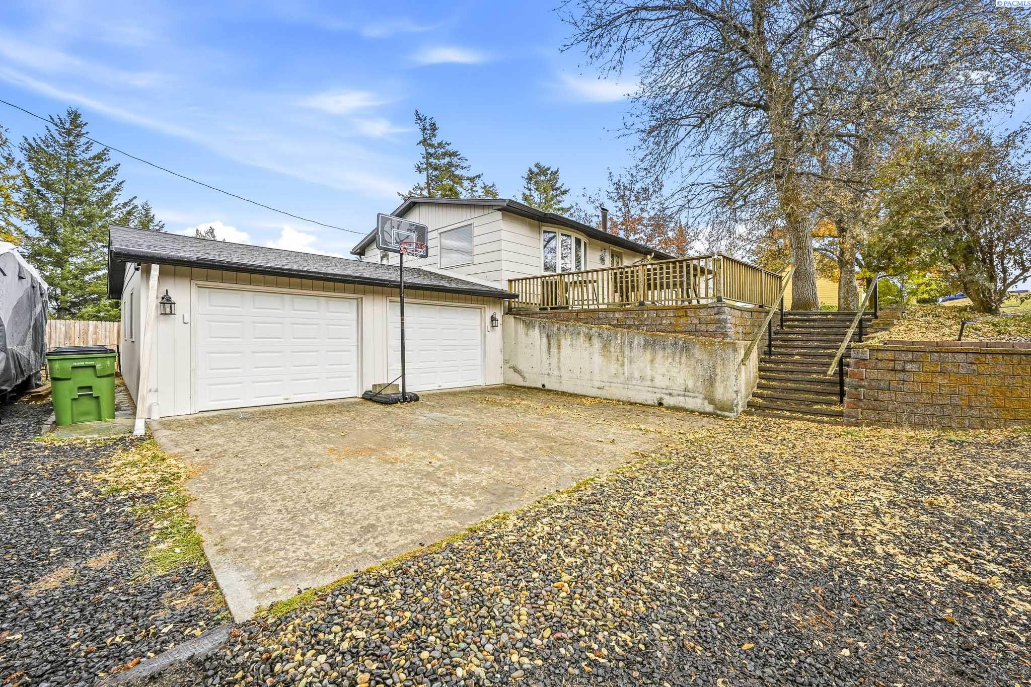 Photo 2 of Single family home for sale at 210 N High St, Uniontown, WA 99179 | MLS# PAC297417 | Listing updated on 2026-10-25