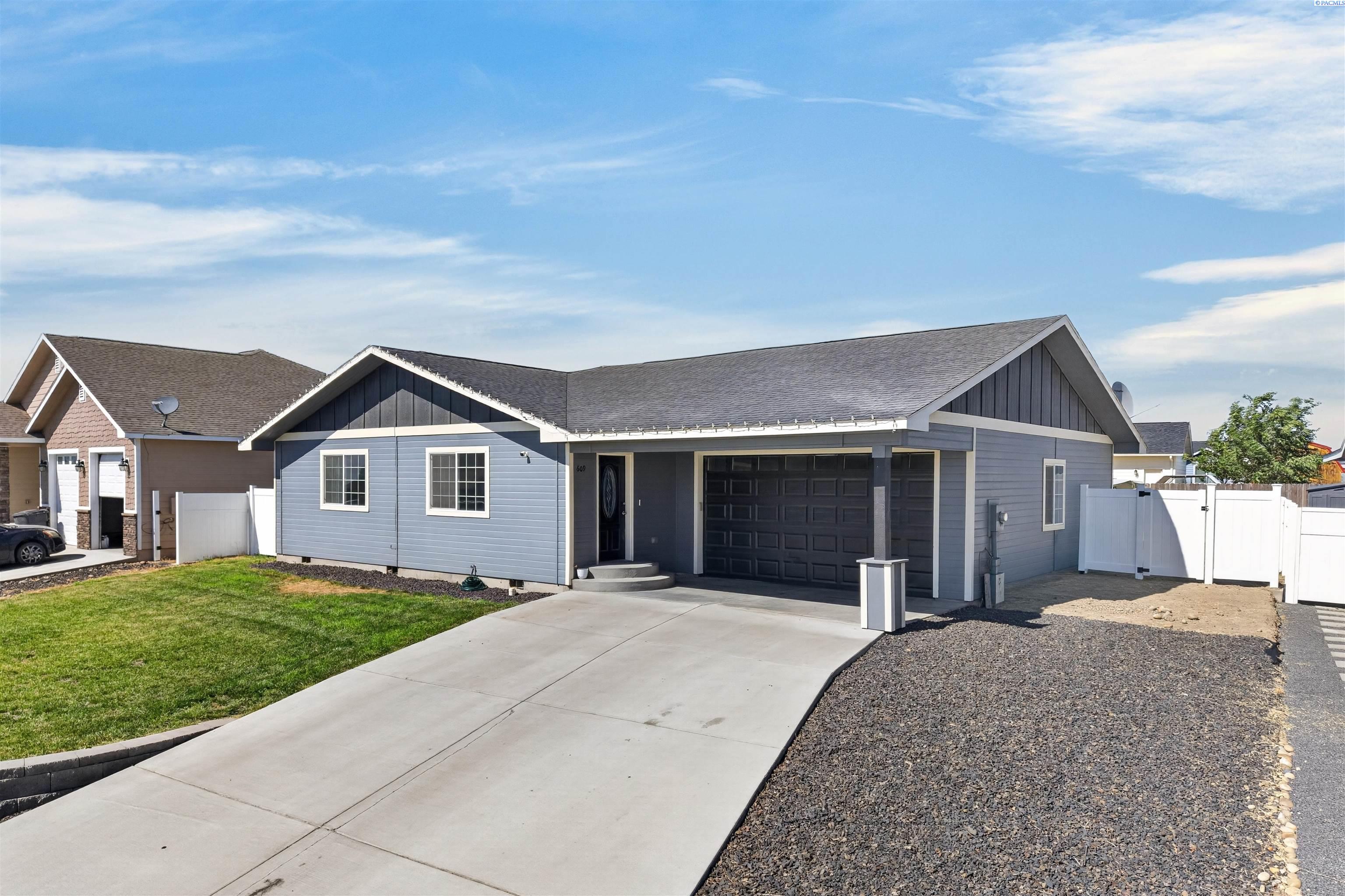 Photo 3 of Single family home for sale at 609 Eagle Nest, Granger, WA 98932 | MLS# PAC297420 | Listing updated on 2026-10-26