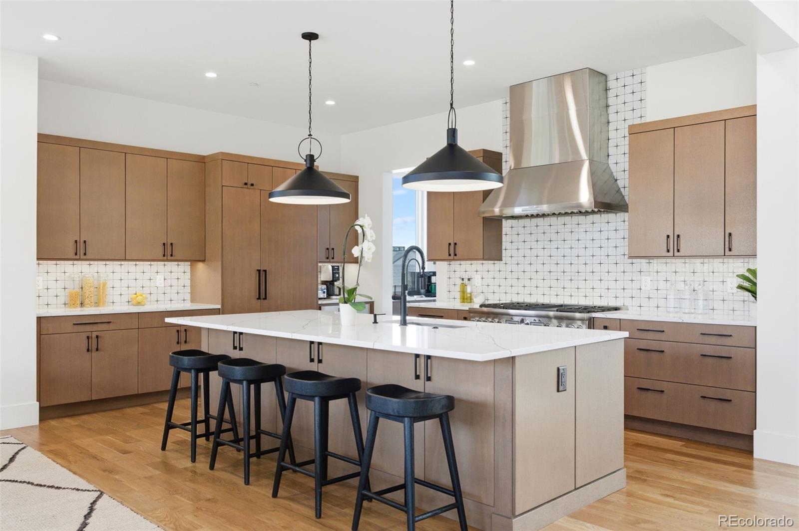 Photo 2 of Single family home for sale at 6199 Oxford Peak Ln, Castle Rock, CO 80108 | MLS# 8314236 | Listing updated on 2026-10-25