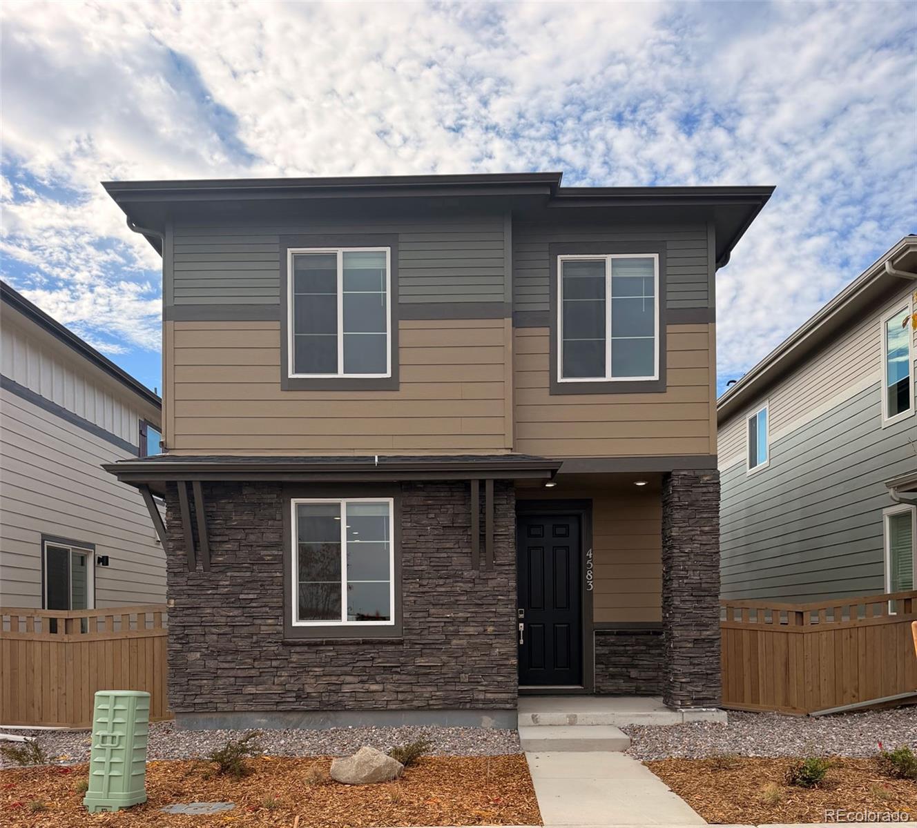 Photo 1 of Single family home for sale at 4583 N Versailles St, Aurora, CO 80019 | MLS# 4664102 | Listing updated on 2026-10-23