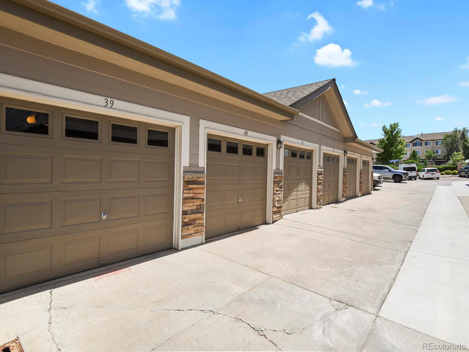 Listing Photo 5 - Condo for sale in building located at 1561 Olympia Cir, Castle Rock, CO 80104 - Unit #305