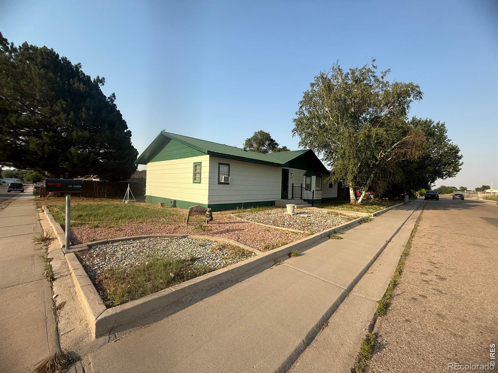 Photo 1 of Single family home for sale at 114 Linden Dr, Log Lane Village, CO 80705 | MLS# IR1063190 | Listing updated on 2026-10-24