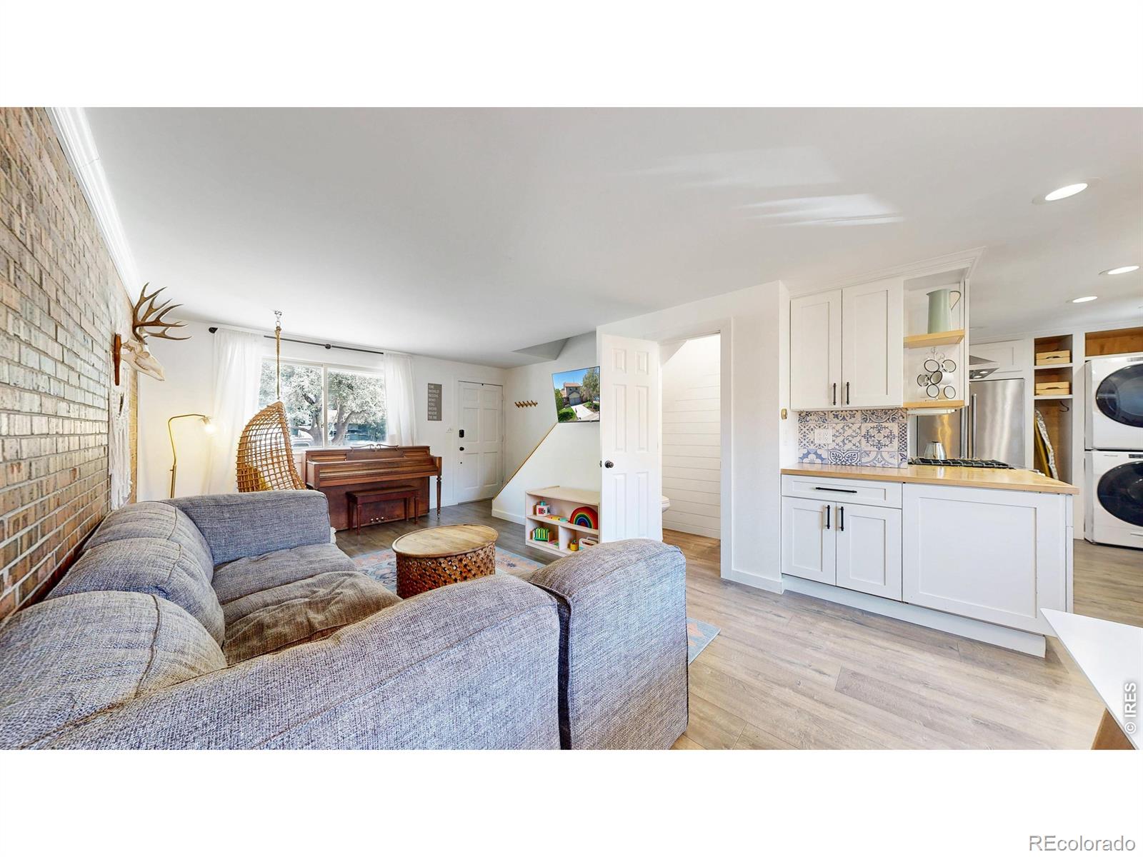 Photo 4 of Townhouse for sale at 5280 Garrison St, Arvada, CO 80002 | MLS# IR1063974 | Listing updated on 2026-09-24
