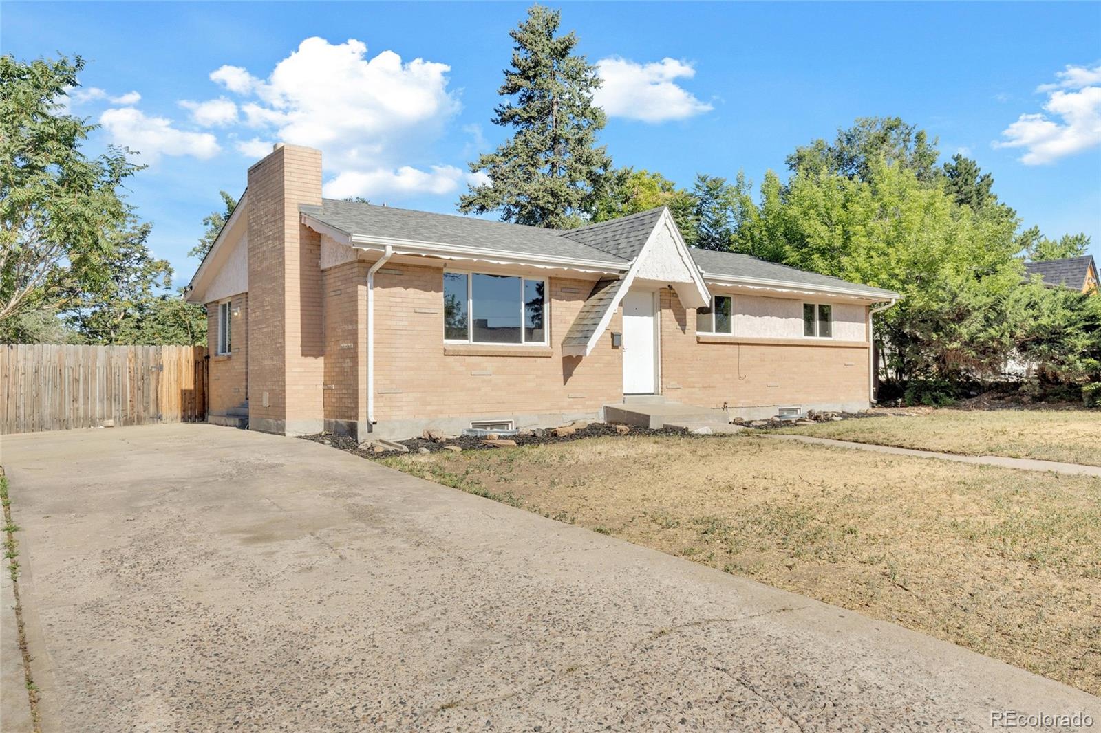 Photo 1 of Single family home for sale at 8701 Oakwood St, Westminster, CO 80031 | MLS# 7064104 | Listing updated on 2026-10-07