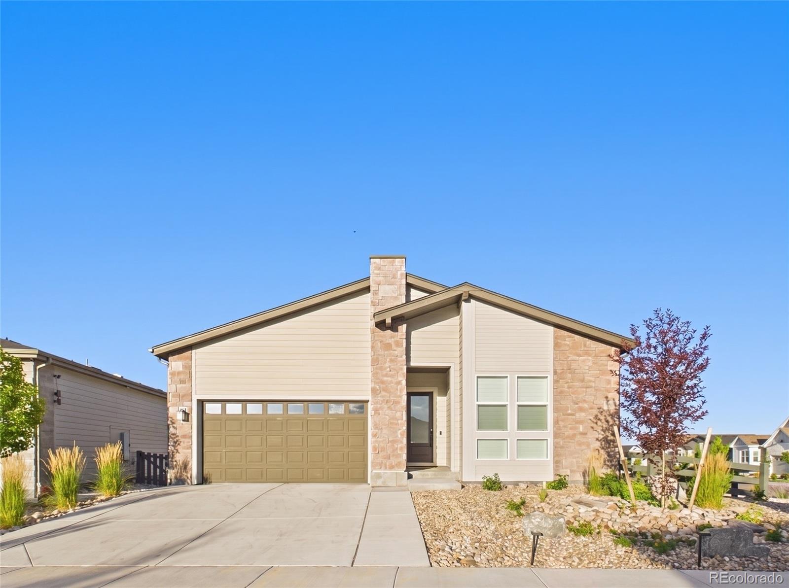 Photo 2 of Single family home for sale at 7118 Canyonpoint Rd, Castle Pines, CO 80108 | MLS# 3699792 | Listing updated on 2026-09-21