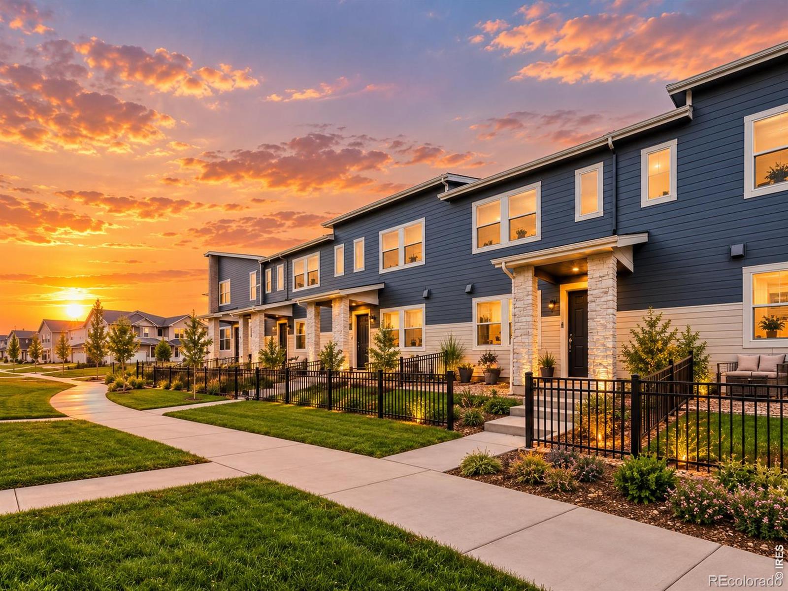 Photo 3 of Townhouse for sale at 2833 Bear Springs Cir, Longmont, CO 80503 | MLS# IR1066910 | Listing updated on 2026-09-24