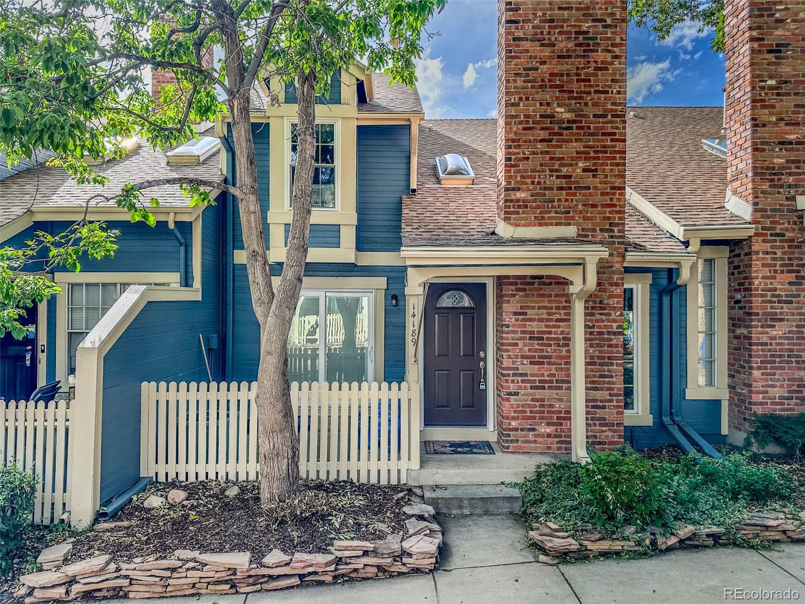 Townhouse for sale at 14189 E Radcliff Cir, Aurora, CO 80015 | MLS# 9032473