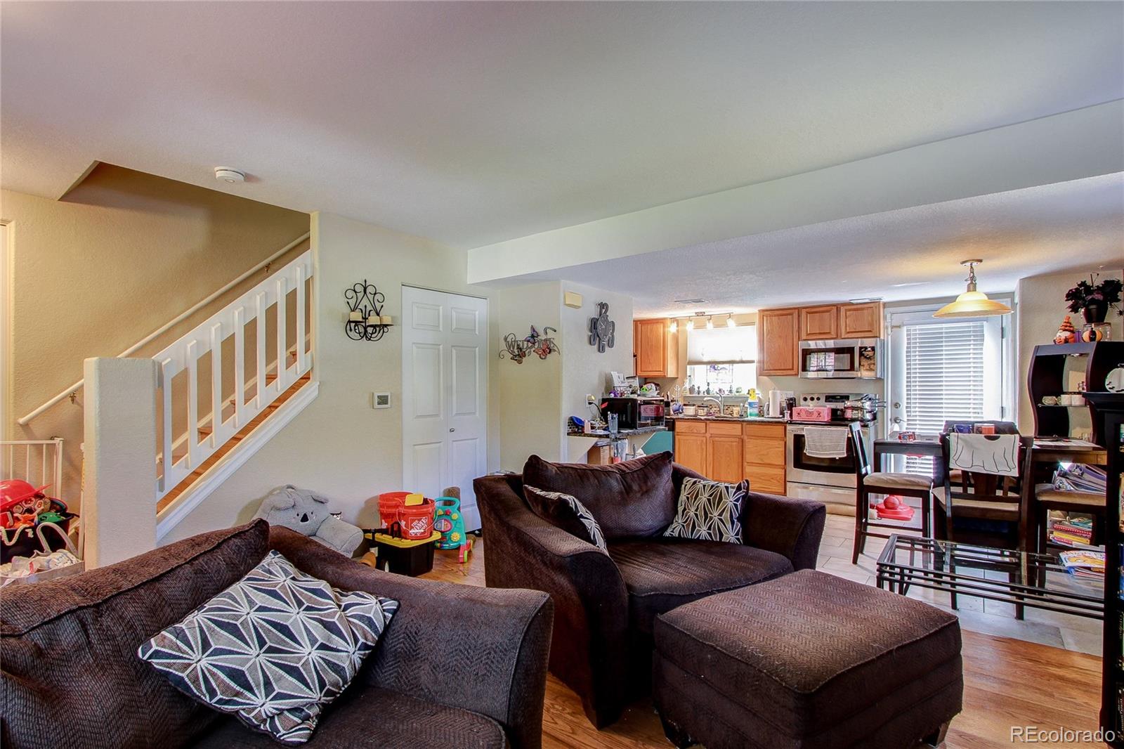 Photo 4 of Townhouse for sale at 6301 W Byers Pl, Lakewood, CO 80226 | MLS# 8186421 | Listing updated on 2026-10-24